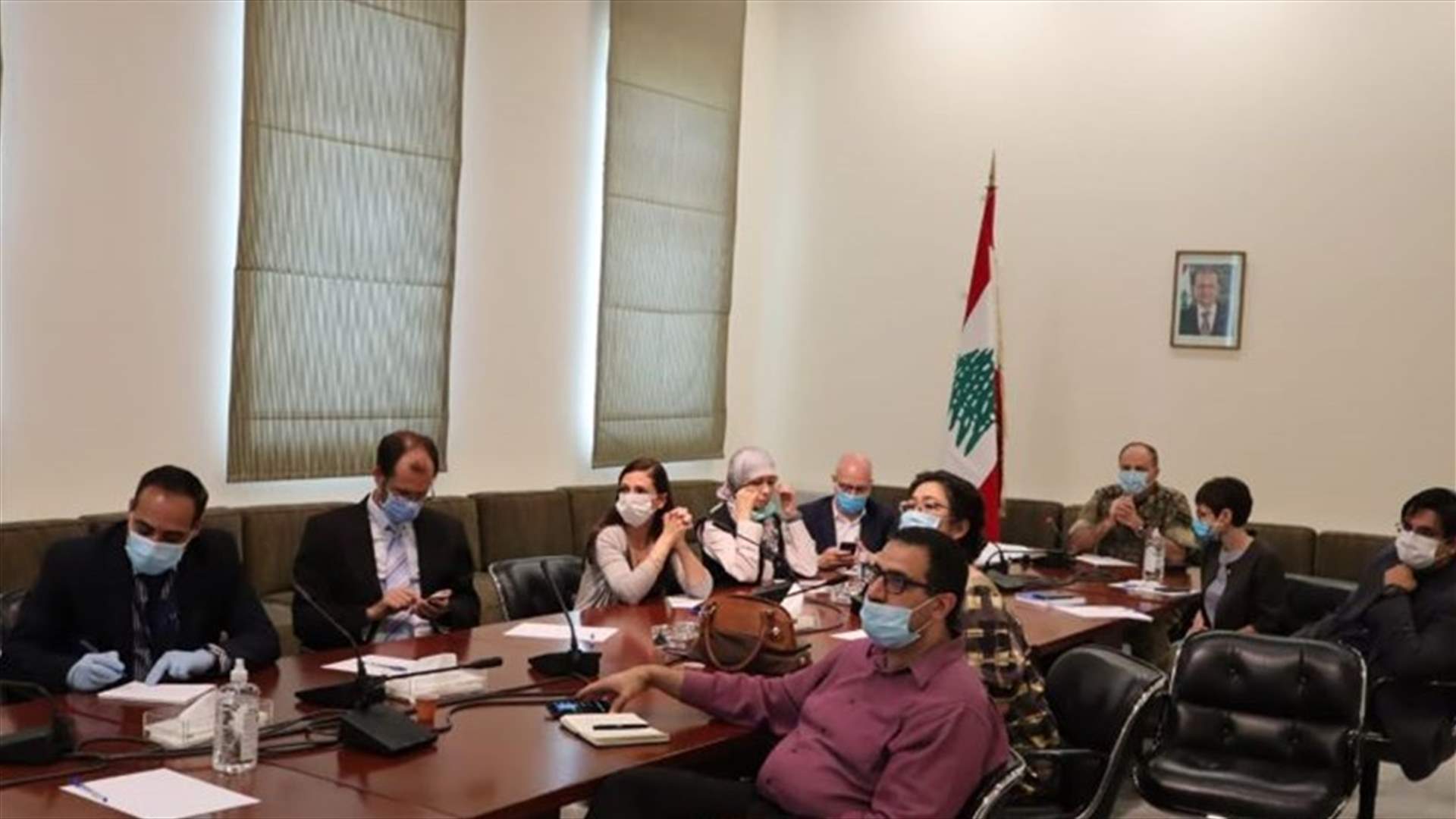 اجتماع لجنة كورونا بممثلي منظمات دولية: لمعالجة موضوع قاطني مبنى رأس النبع وإجراء فحوصات للنازحين واللاجئين والعمال الأجانب