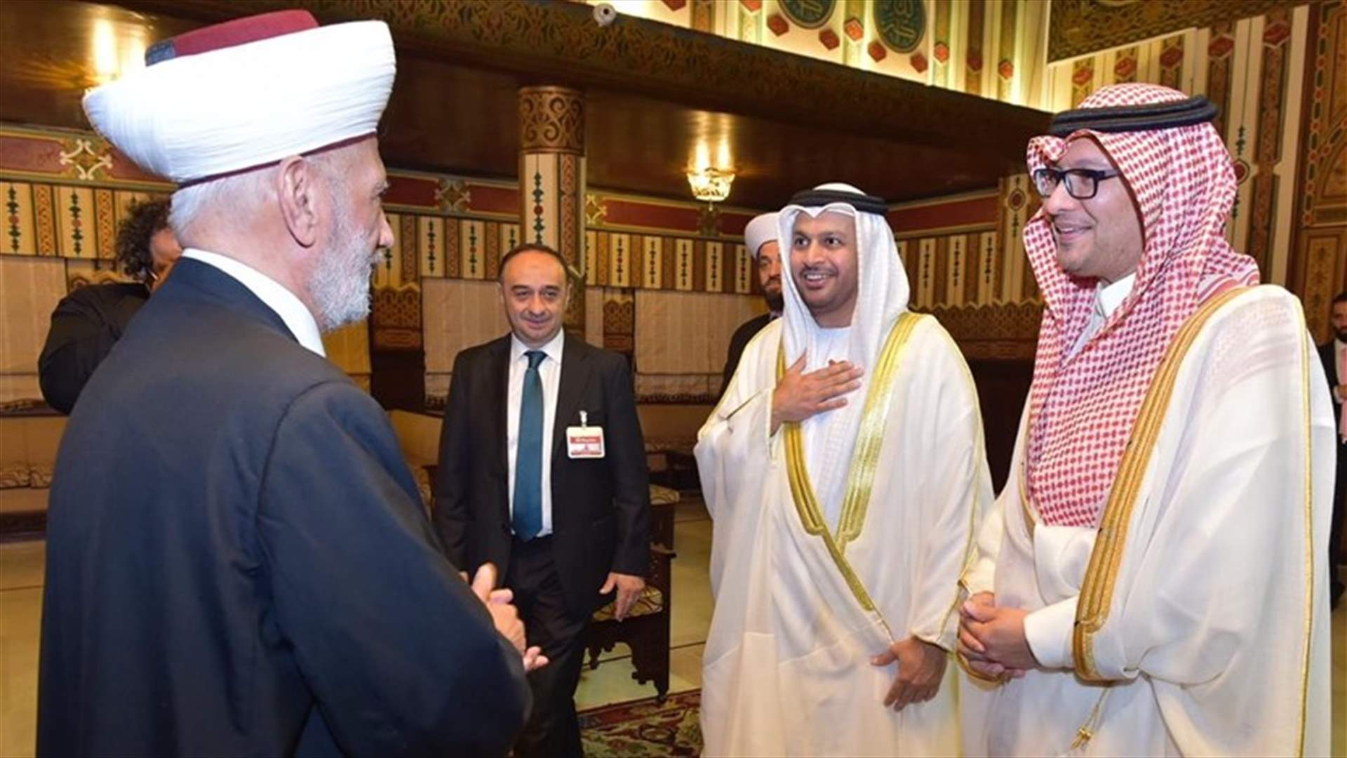 البخاري زار مفتي الجمهورية والشيخ أحمد قبلان مهنئا بالعيد