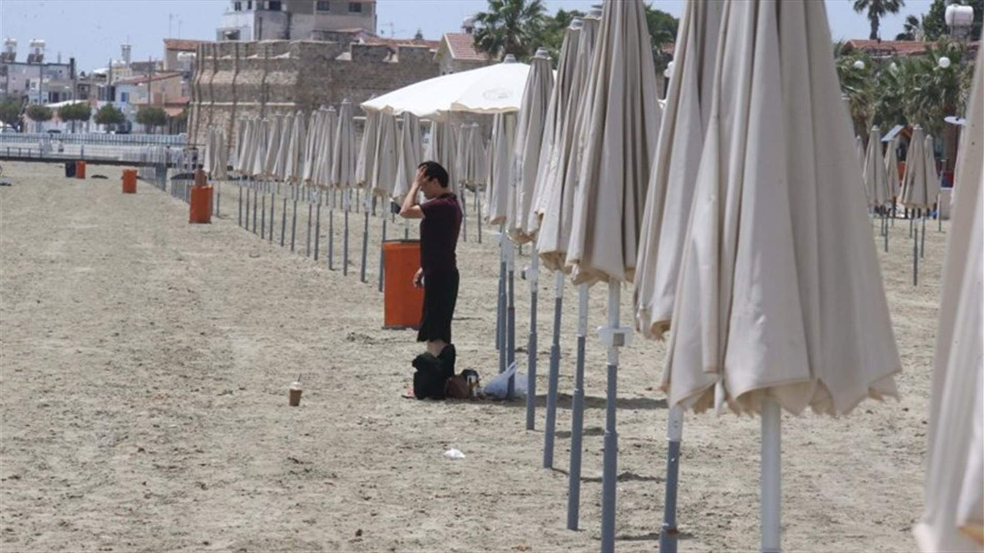 إعادة فتح الشواطئ في قبرص أمام الرواد