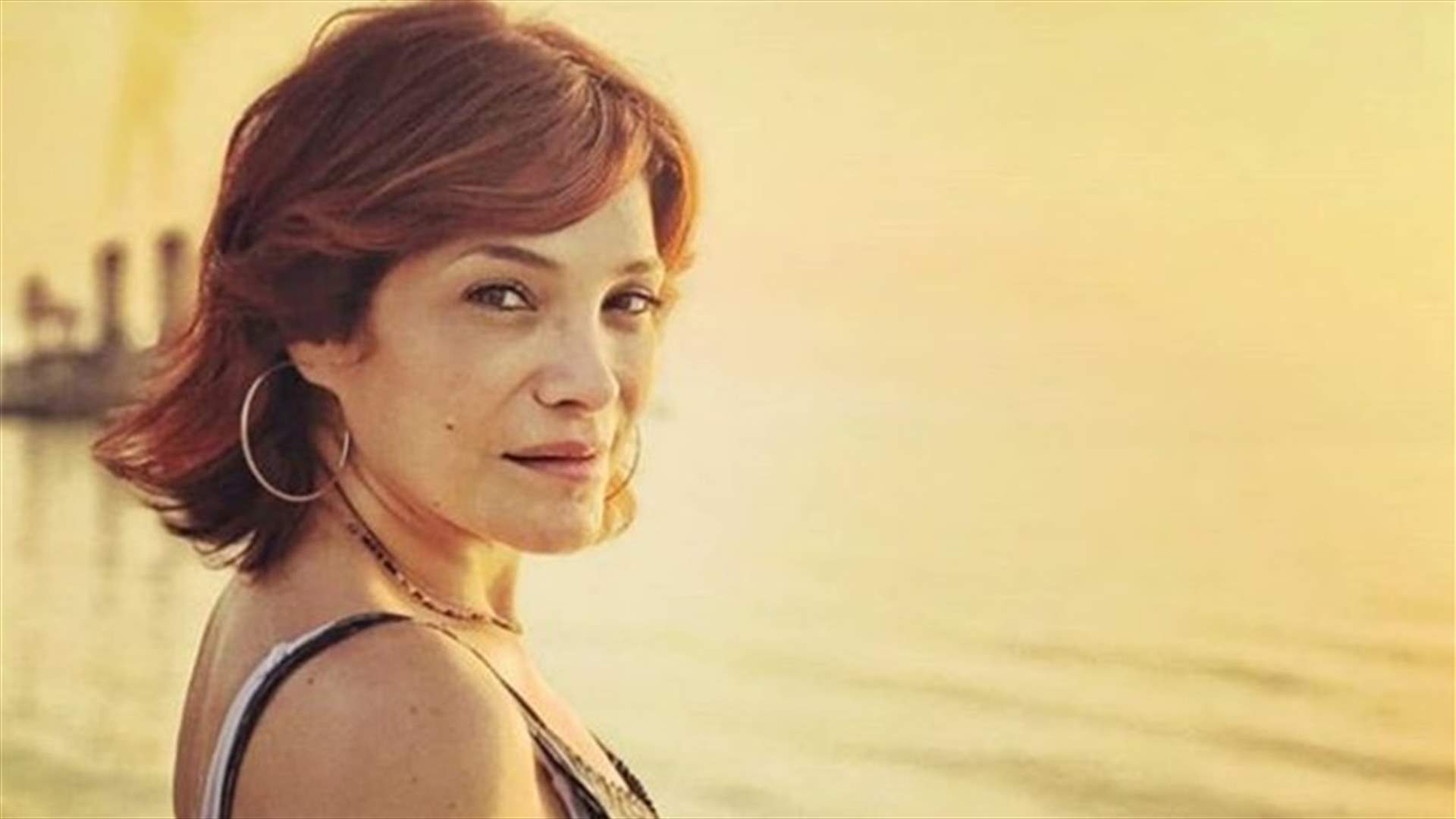 ندى ابو فرحات في فيديو عفوي وطريف.. هذا ما فعلته أثناء قيام زوجها بالطبخ