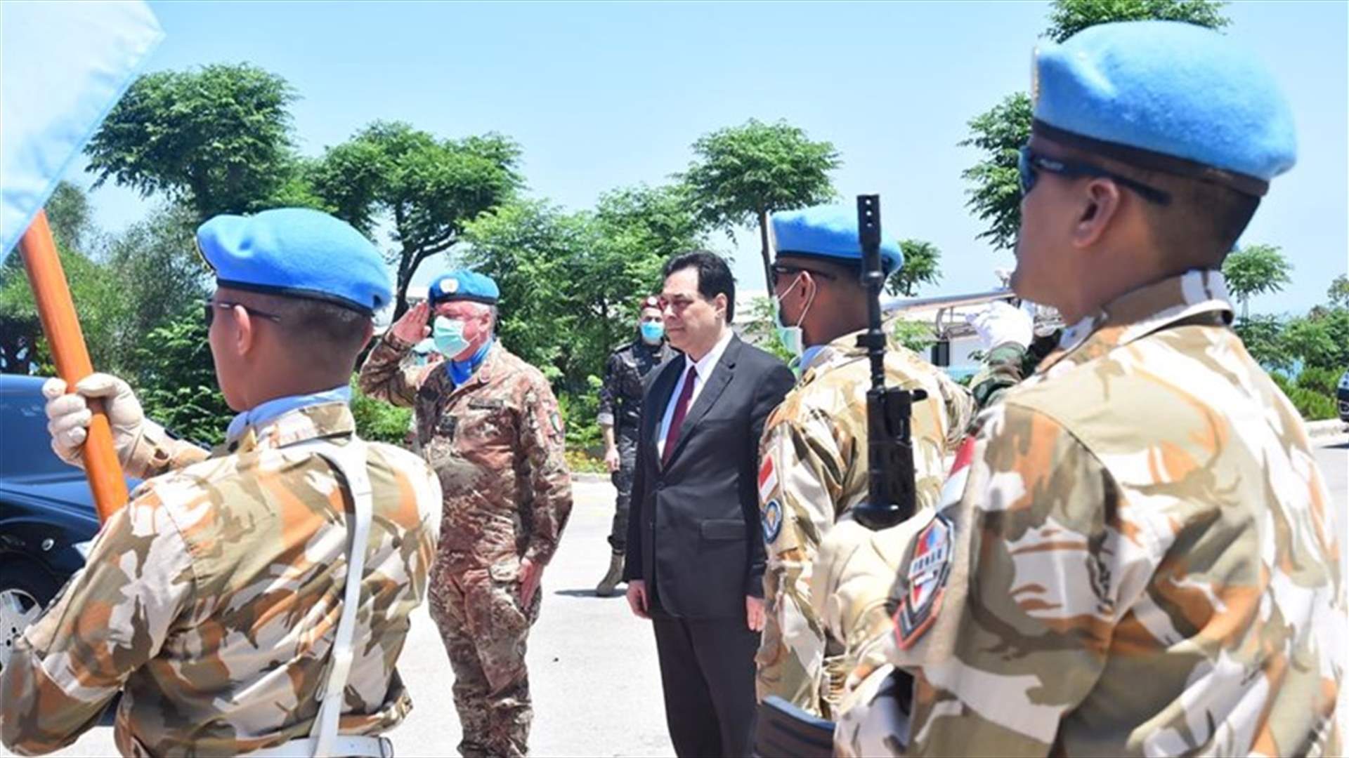 Diab inspects Benoit Barakat military barrack in Tyre, visits UNIFIL headquarters in Naqoura