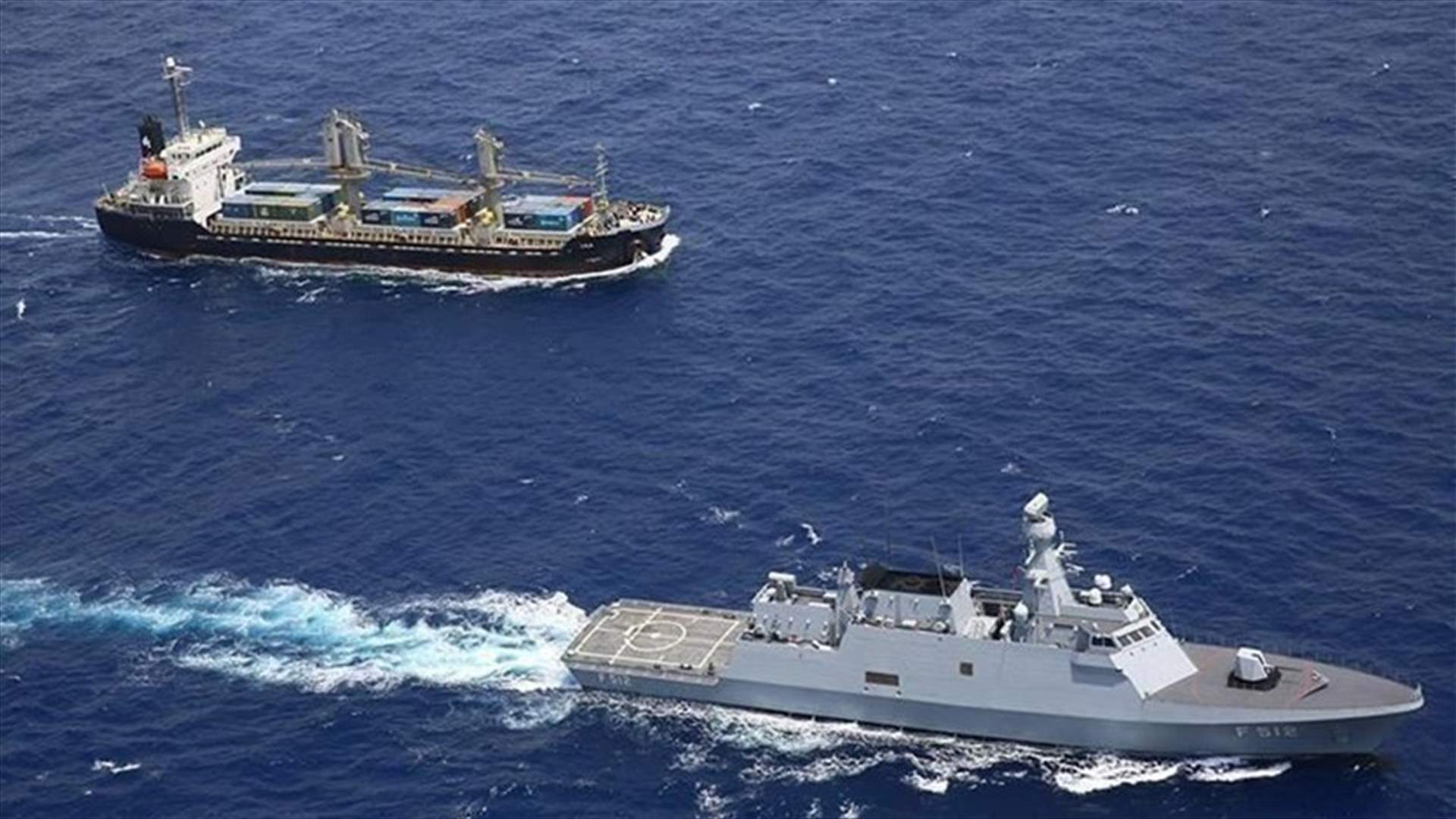 إيران تعزز أسطولها وتحذّر البحرية الأميركية في مياه الخليج