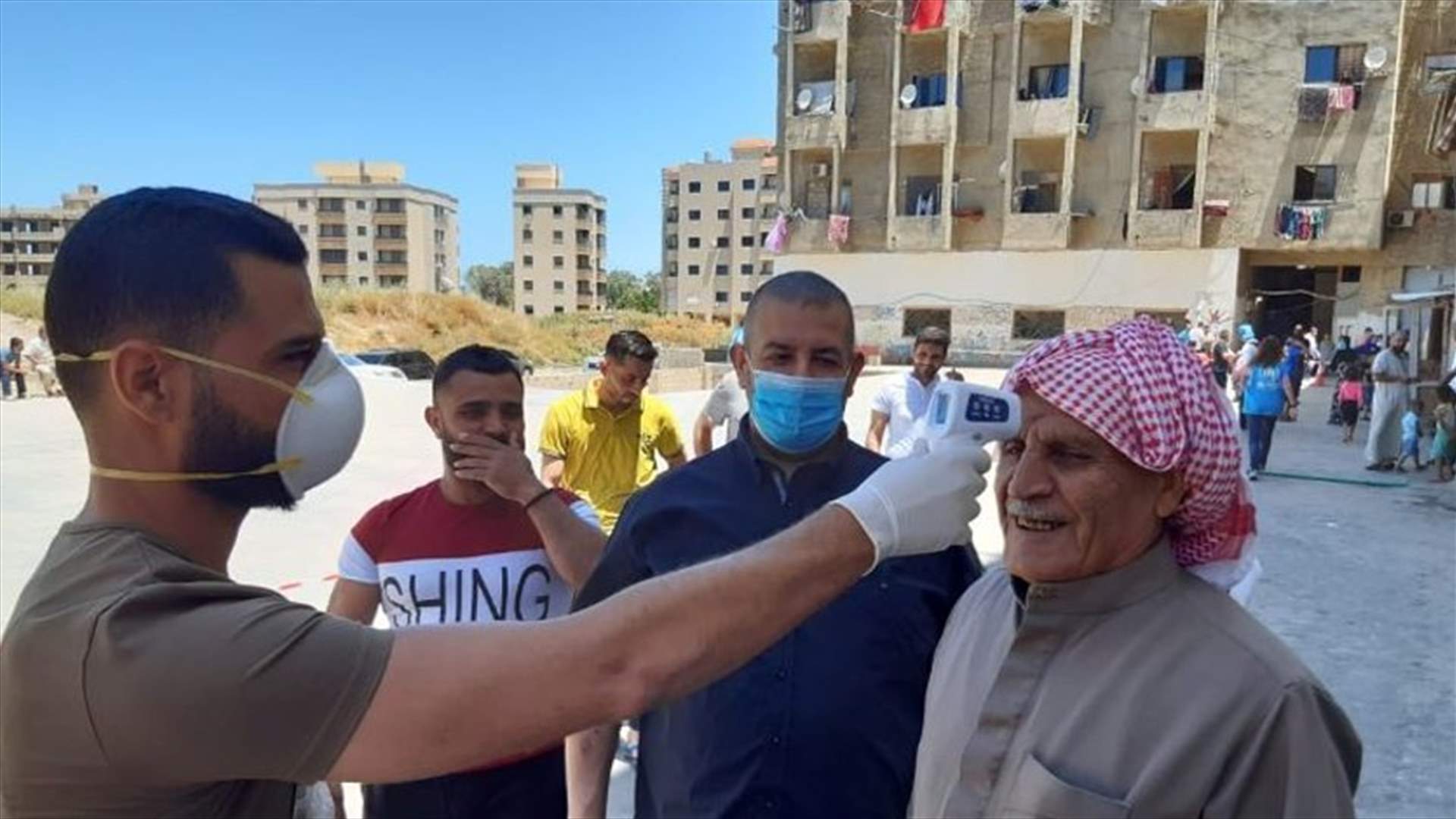 اربعمئة فحص PCR في مجمع الاوزاعي للاجئين سوريين
