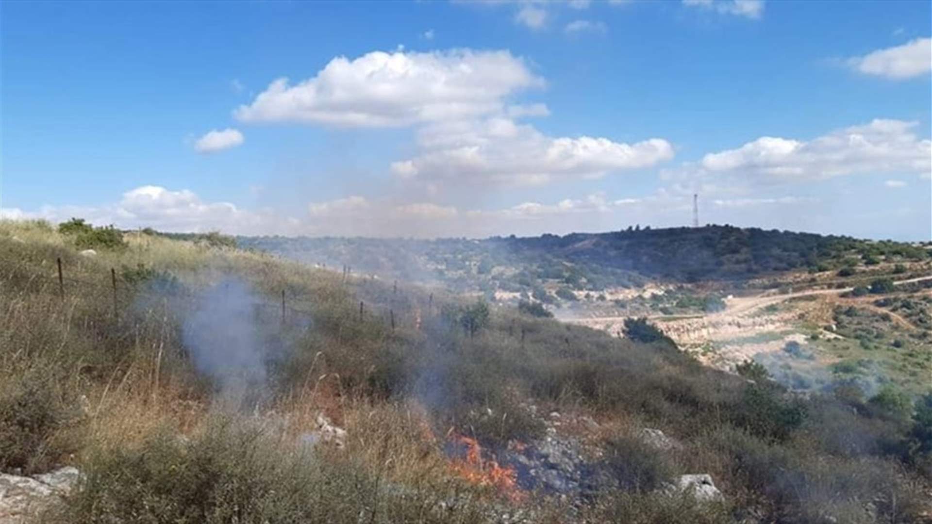 حريق في كروم الشراقي بميس الجبل وانفجار ألغام بفعل الحرارة