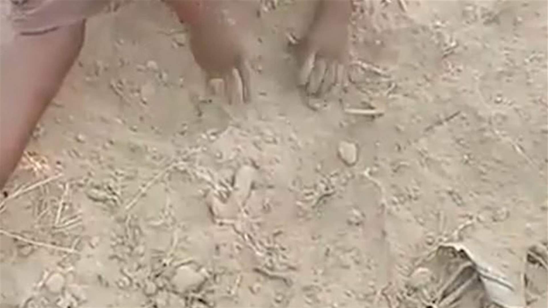 فيديو لإنقاذ رضيع مدفون على قيد الحياة!