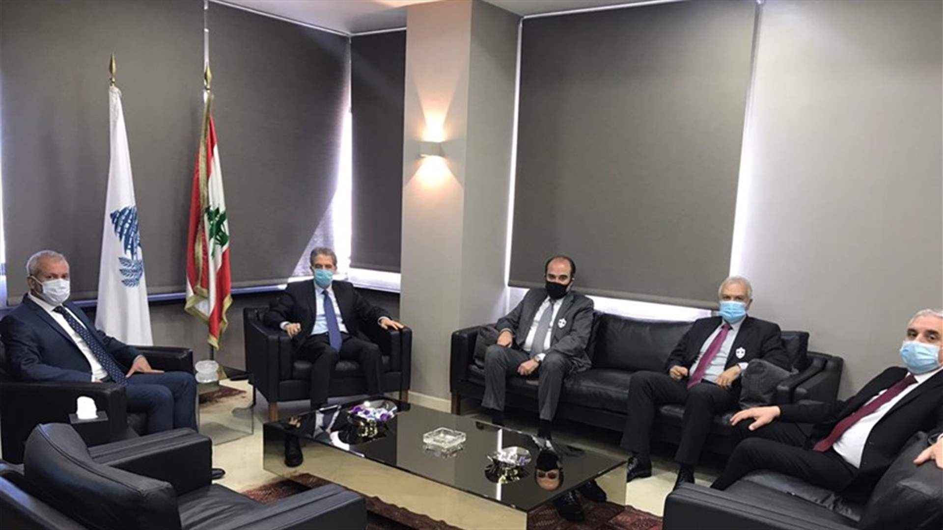 وفد من تكتل الجمهورية القوية يلتقي وزير المال... وبحث في ازمة المدارس الخاصة شبه المجانية