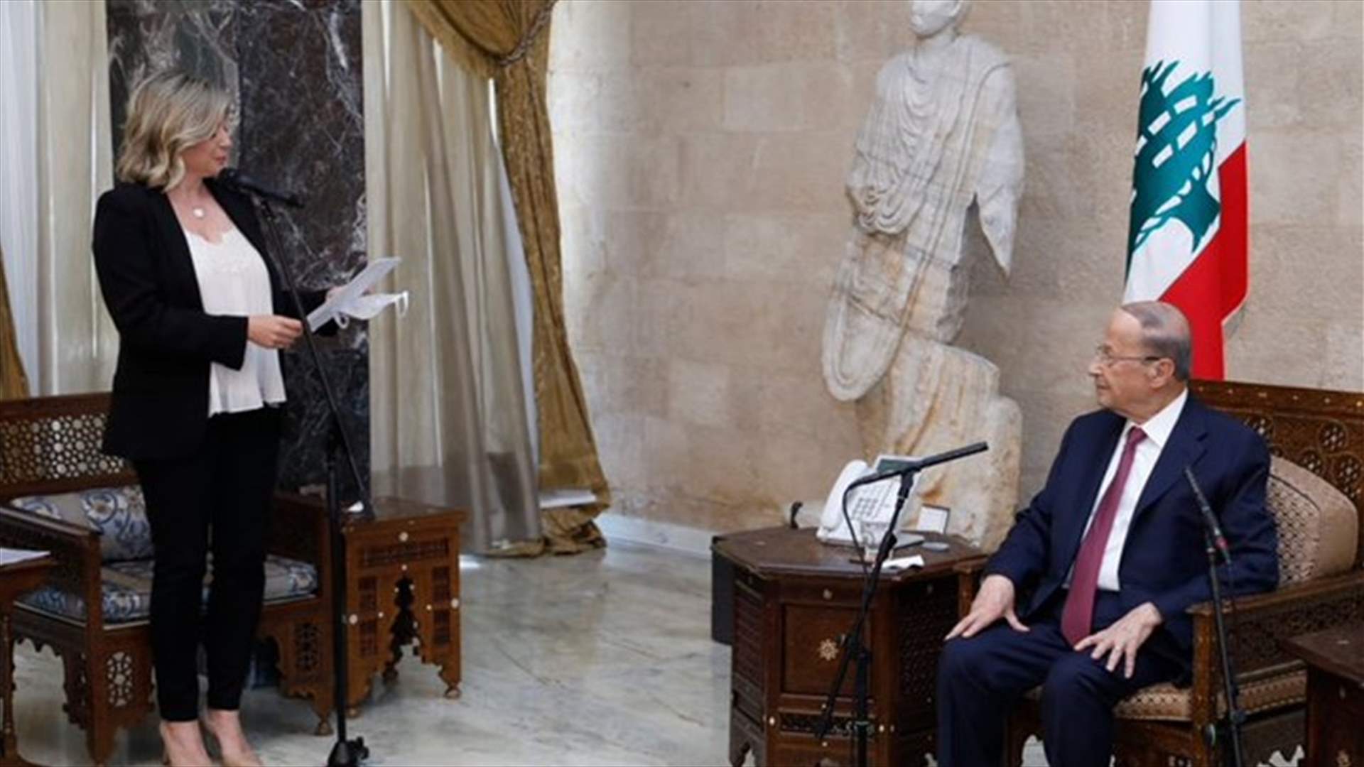 عون استقبل الهيئة الوطنية لشؤون المرأة اللبنانية: انتن مؤهلات لتكريس وحدة لبنان... عون روكز: كرسناها مرجعية أولى لقضايا النساء