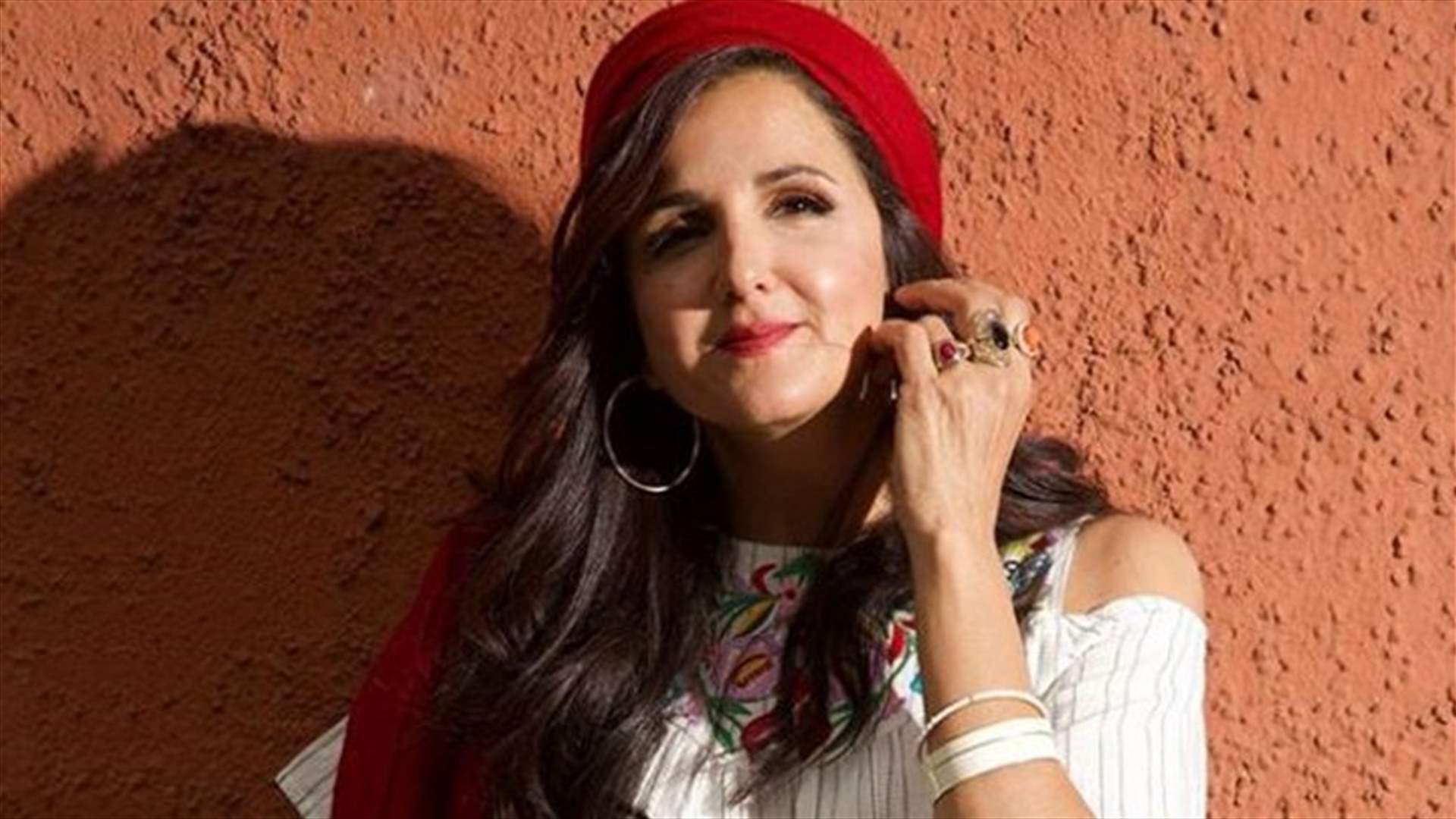 تانيا صالح ببشرة سمراء: "كنت احلم كون سوداء".. بسبب هذه الصورة اتهموها بالعنصرية