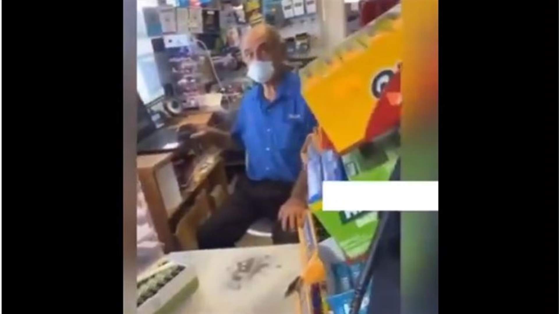 شاهدوا ردّ فعل رجل مصري مع أميركي حاول سرقته خلال الاحتجاجات