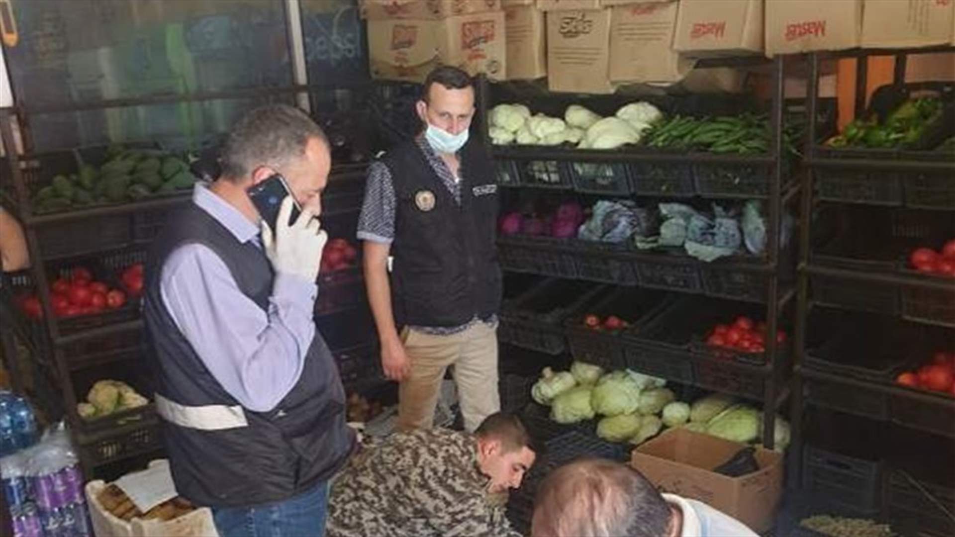 مراقبو حماية المستهلك جالوا في الجومة على المحطات والسوبرماركت ونظموا محاضر بحق مخالفين