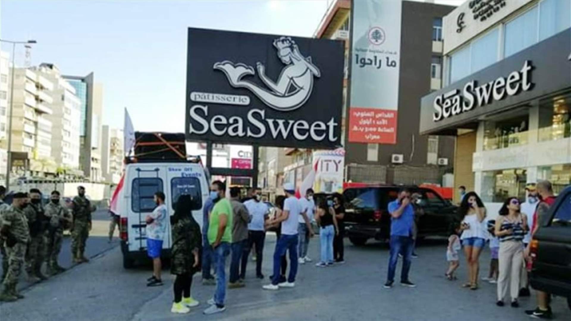 ناشطو الحراك تجمعوا على أوتوستراد زوق مكايل ومسيرة سيارة وصلت إلى جعيتا