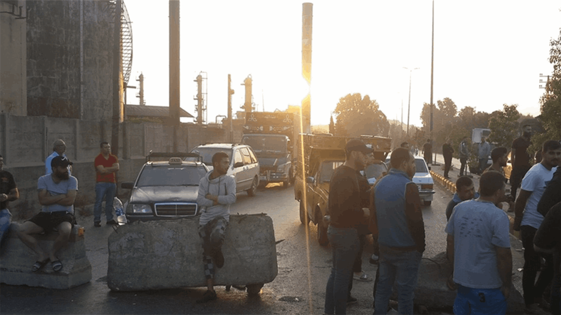 الجيش فتح أوتوستراد البداوي في الاتجاهين