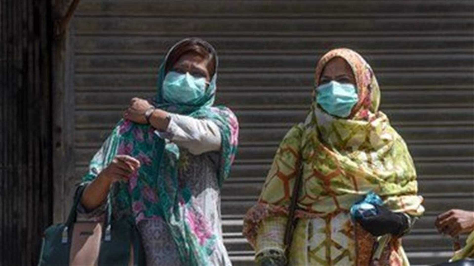 Pakistan cracks down on safety breaches, coronavirus cases top 100,000