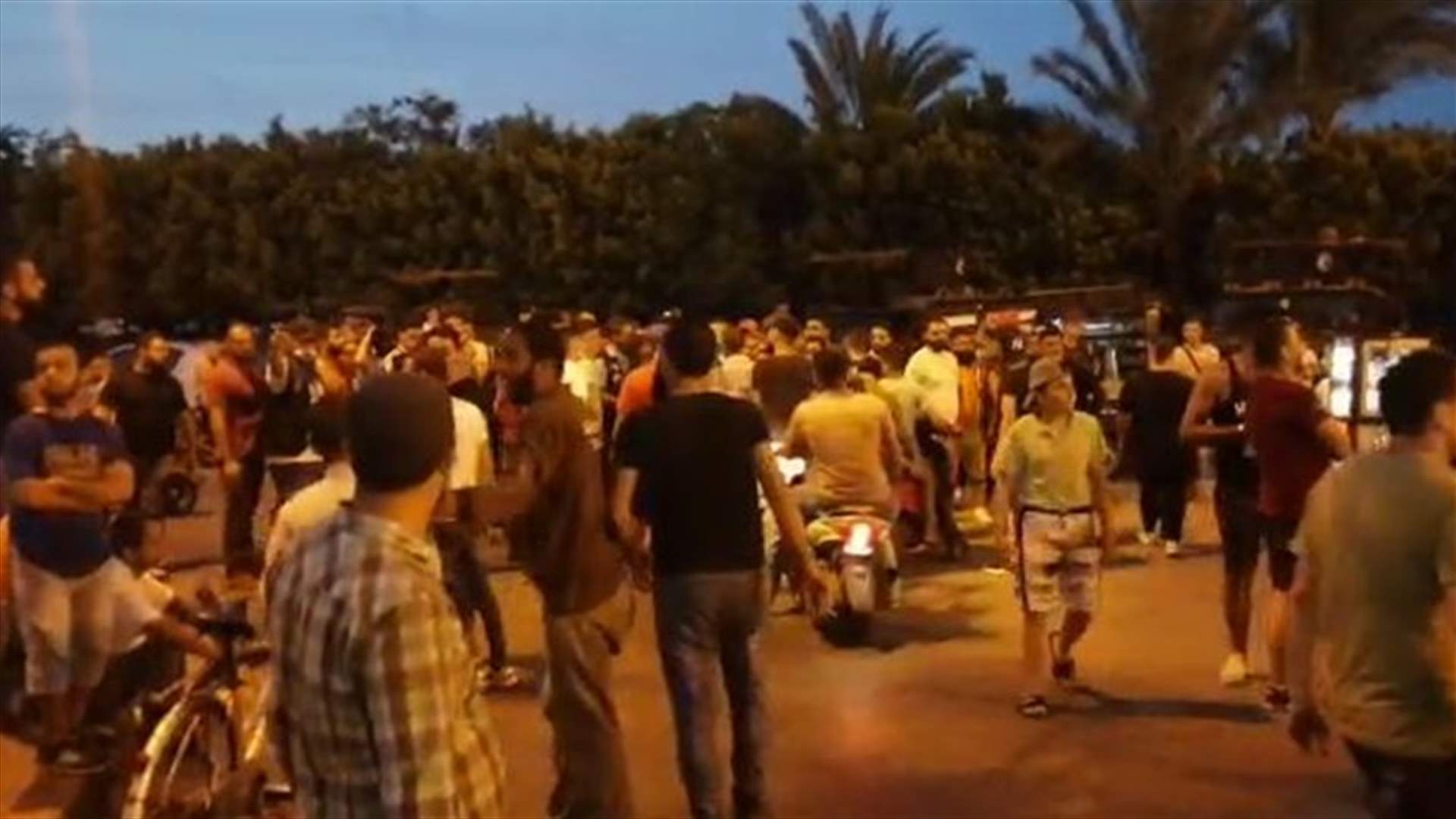 محتجون أمام مكتب ميقاتي في طرابلس... وهتافات ضد الغلاء
