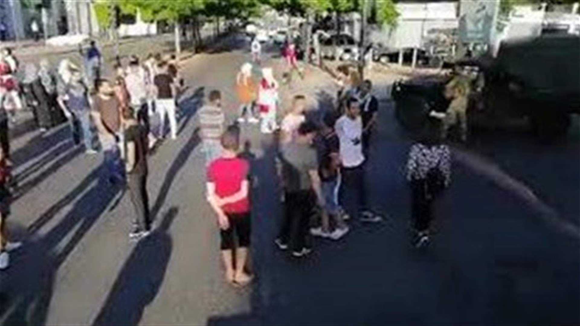 Protesters close Sidon’s Elia roundabout – [VIDEO]