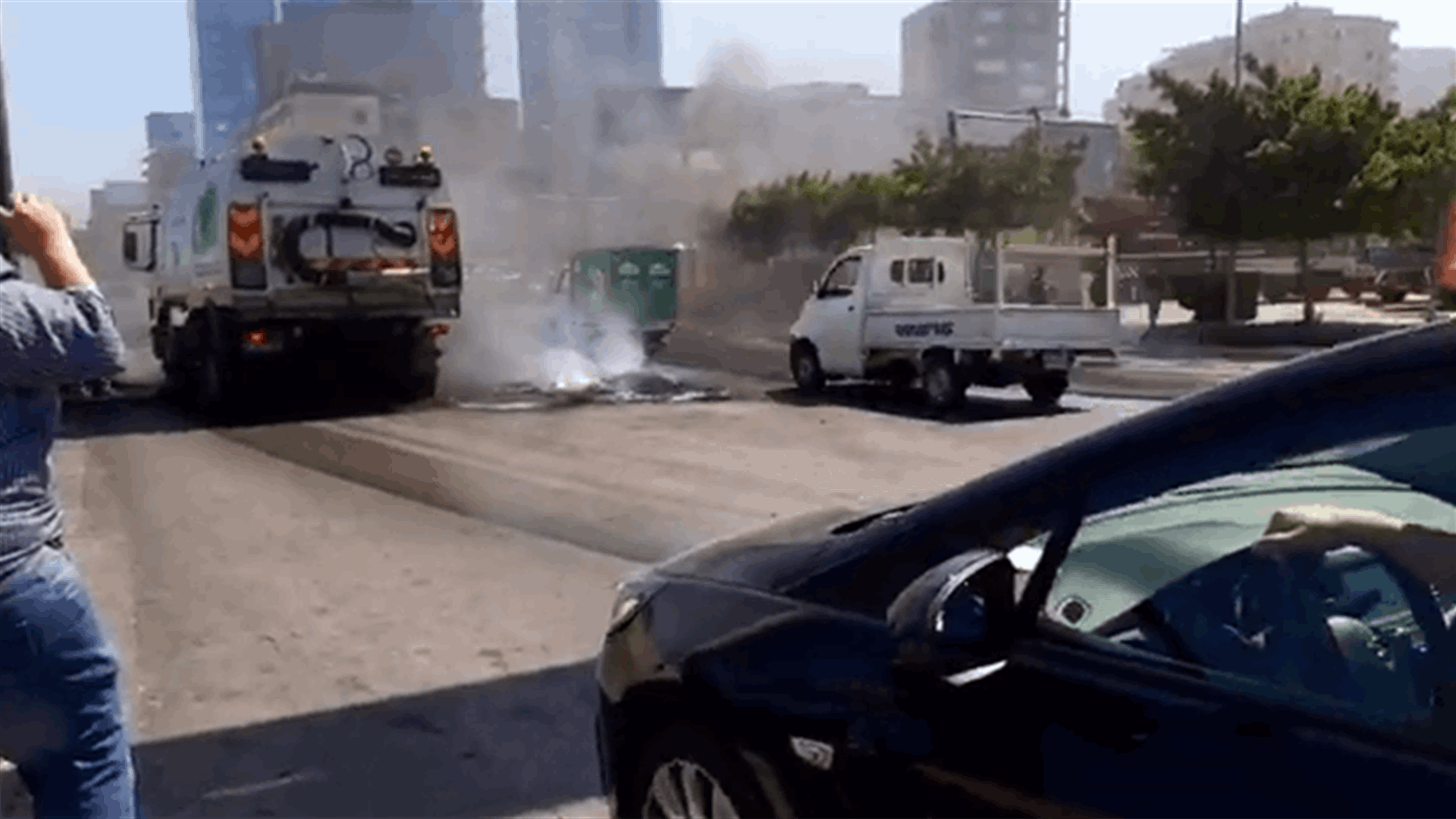 إعادة فتح المسلكين الشرقي والغربي لاوتوستراد جل الديب (فيديو)
