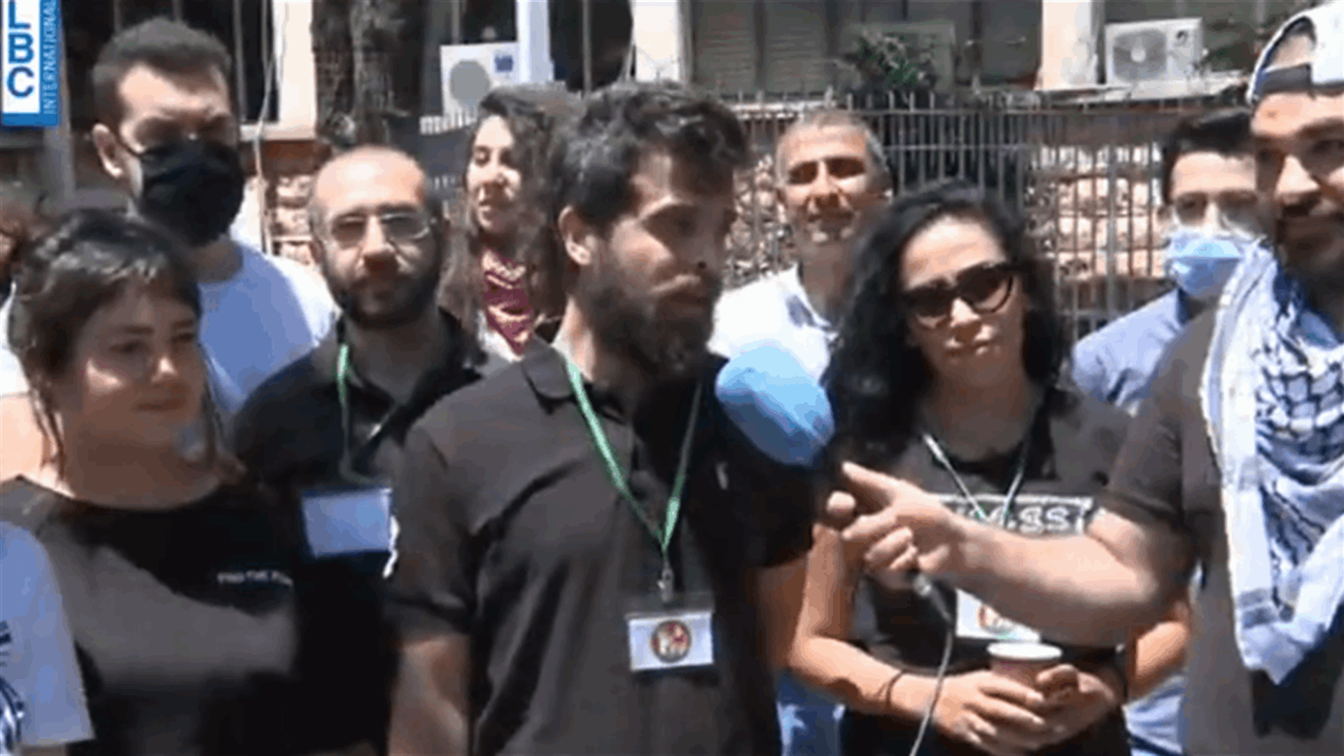 تحرك لتكتل "أوع" في محيط قصر العدل وتقديم إخبار ضد المصارف (فيديو)