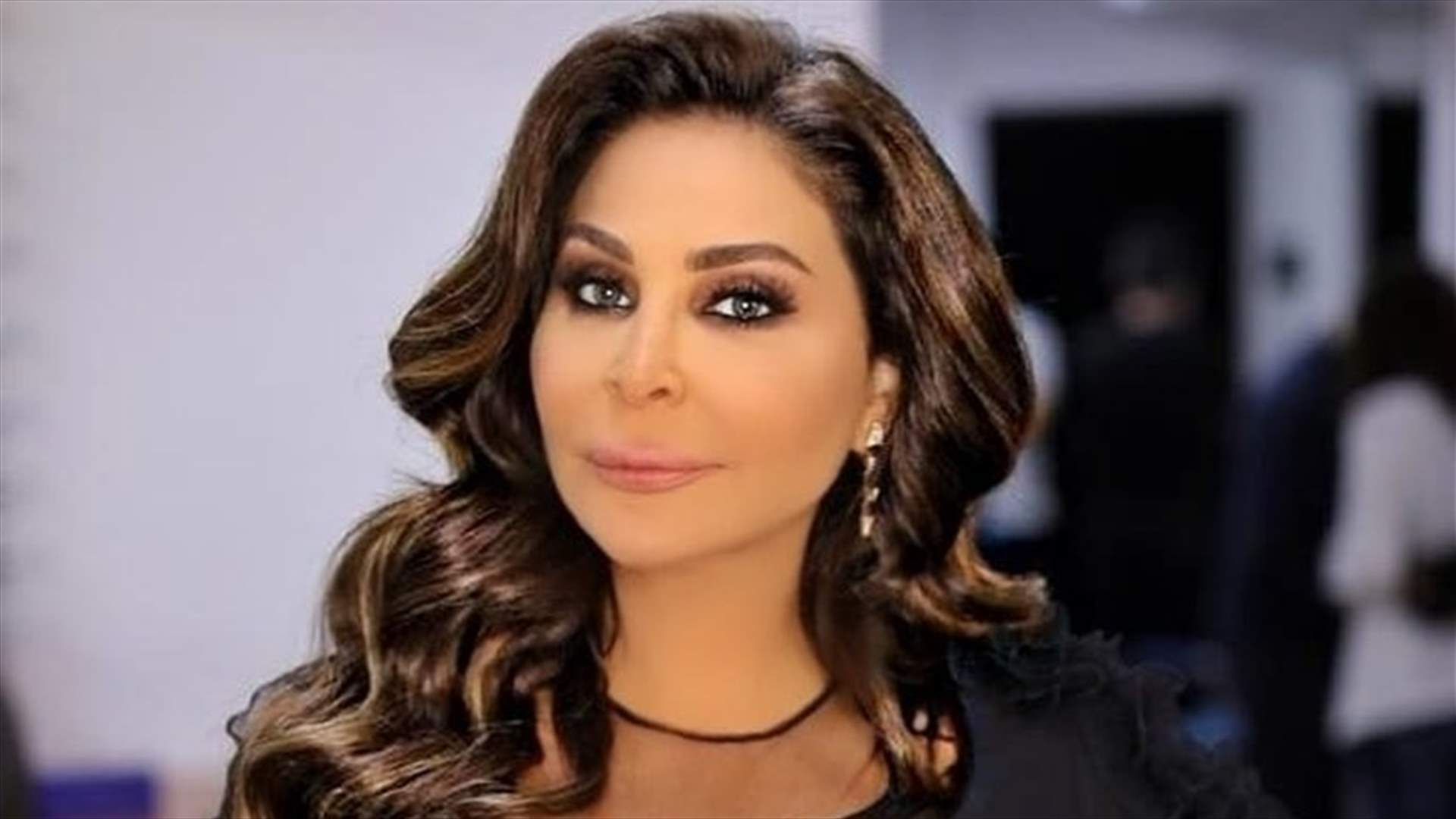 إليسا بين نارين.. والسبب تغريدتها عن رفيق الحريري