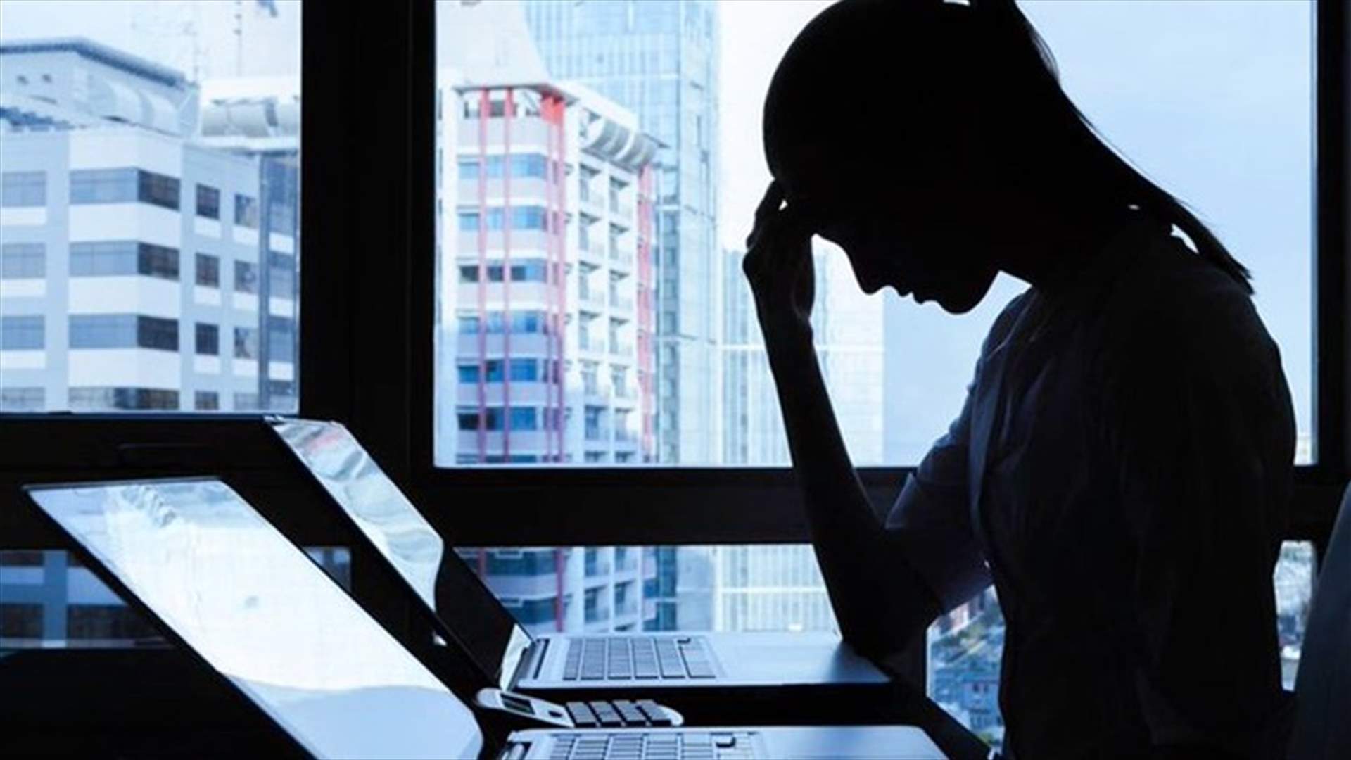 أوهم صديقته بأنها ضحية لعملية ابتزاز بهدف إقامة علاقة جنسية معها...