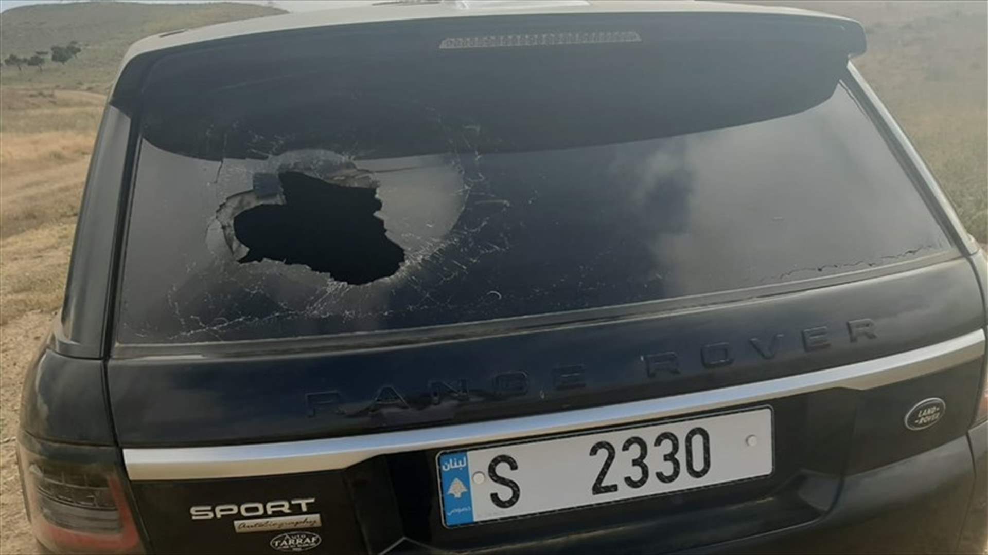 تكسير سيارة محامٍ في ضهر البيدر
