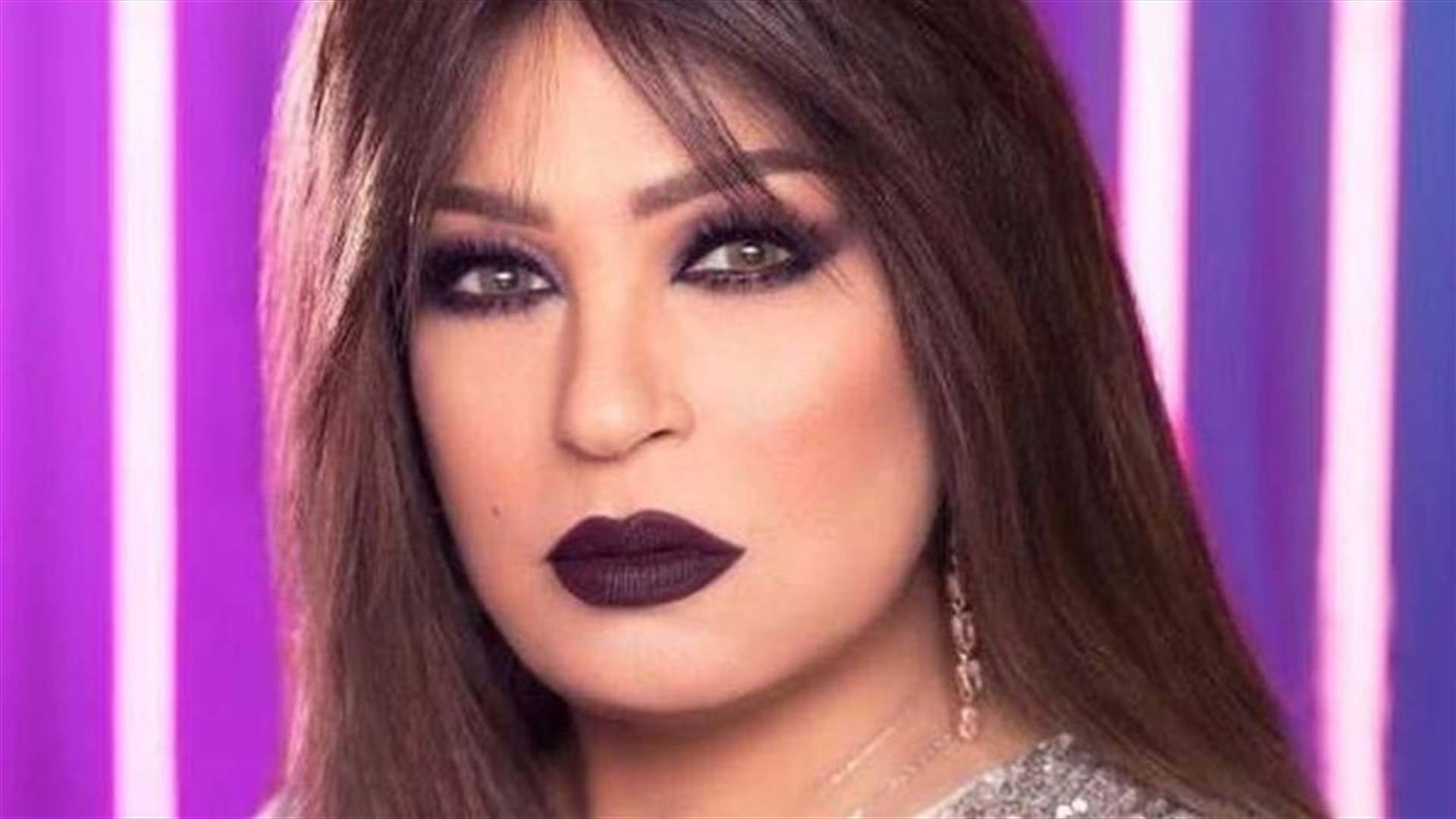 هل قلّدت لانا ديل راي فيفي عبده في هذه الصورة؟