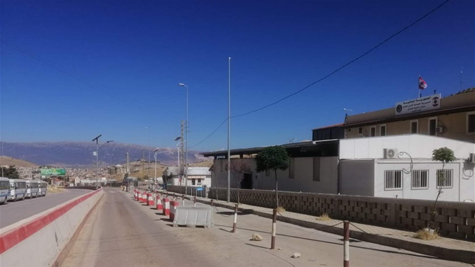بدء وصول اللبنانيين إلى معبر المصنع الحدودي