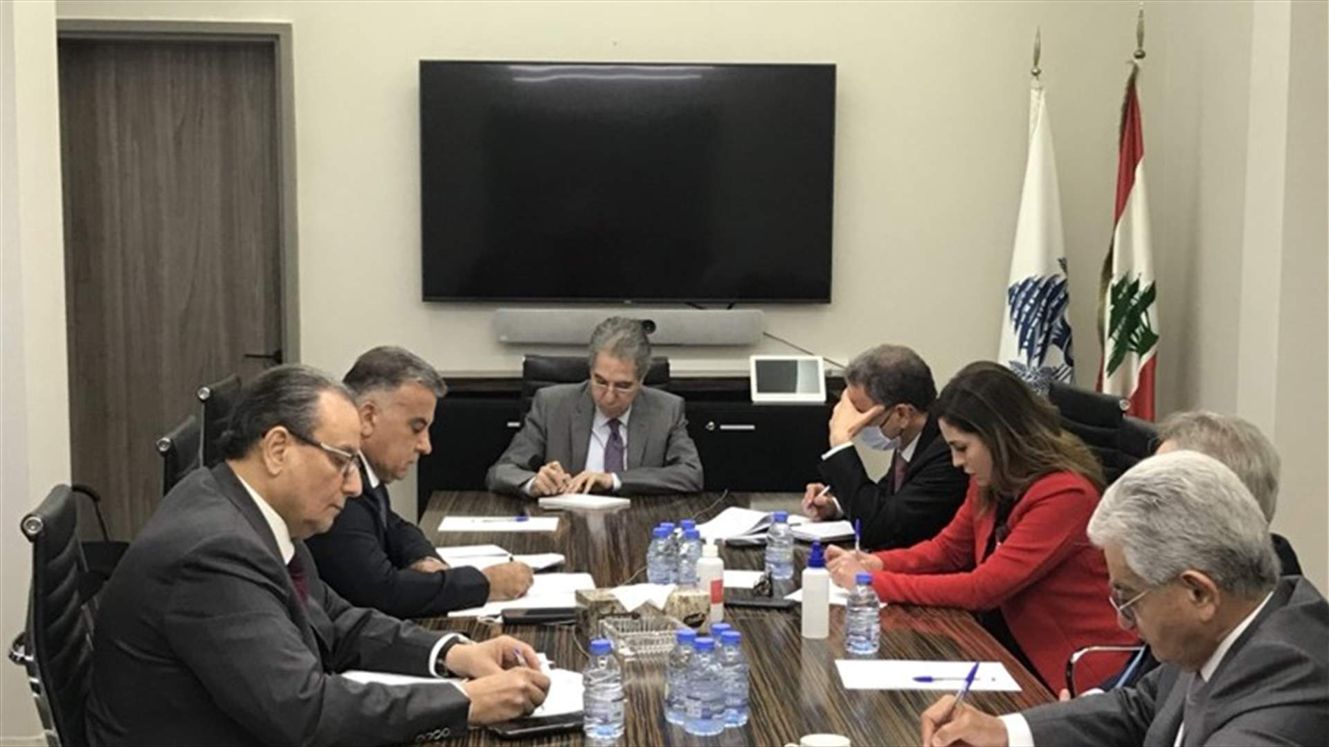 اجتماع في وزارة المال لتقييم التطورات المالية والنقدية الأخيرة