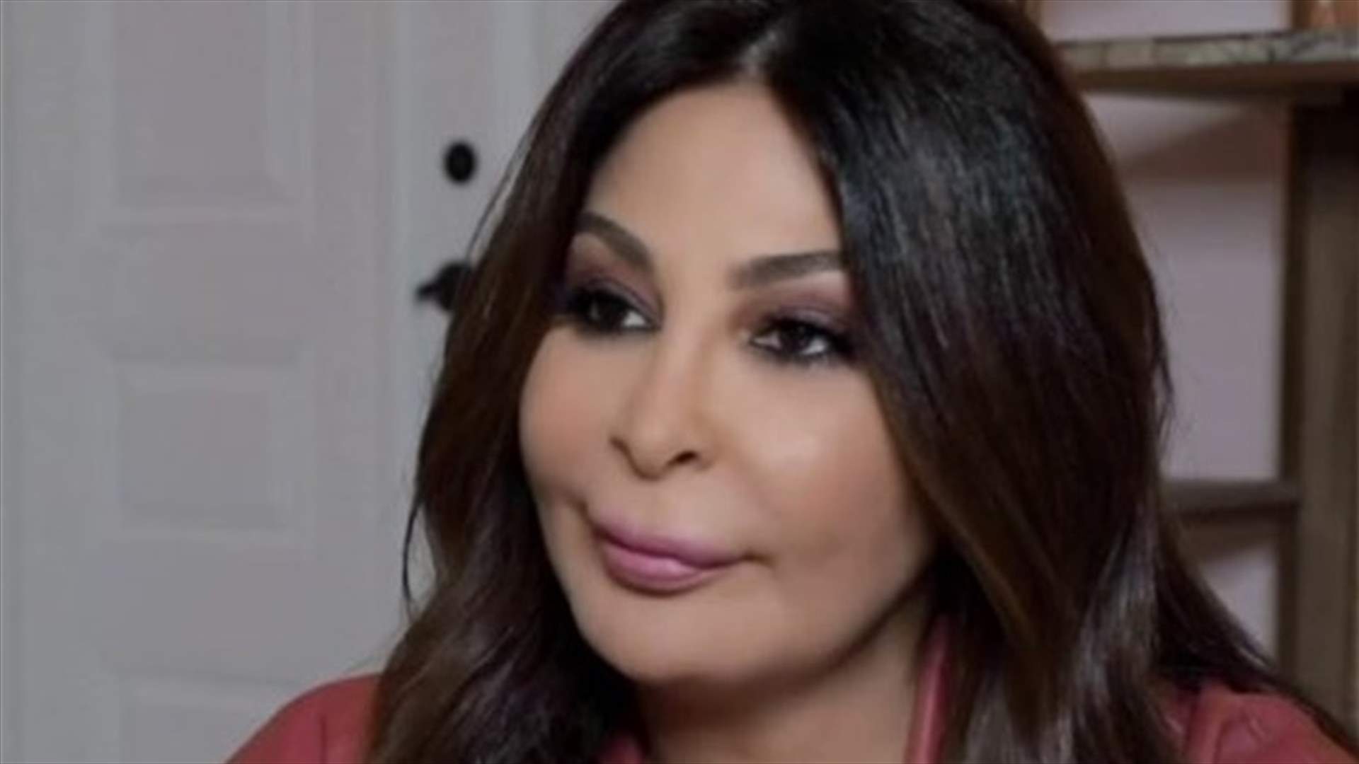 إليسا صرخت في وجهه ثم قبّلته على خدّه في فيديو غريب.. ماذا حصل؟