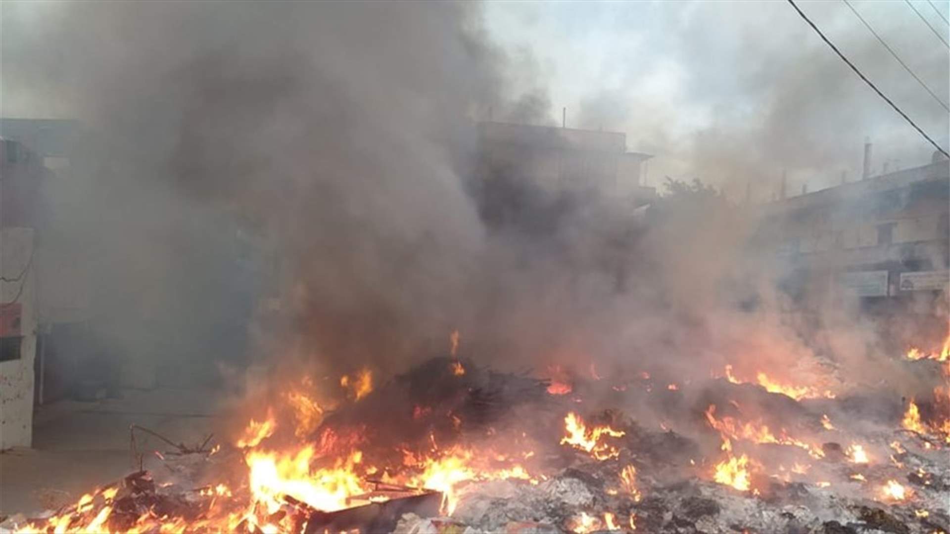 إخماد حريق في المدينة الصناعية الأولى بصيدا