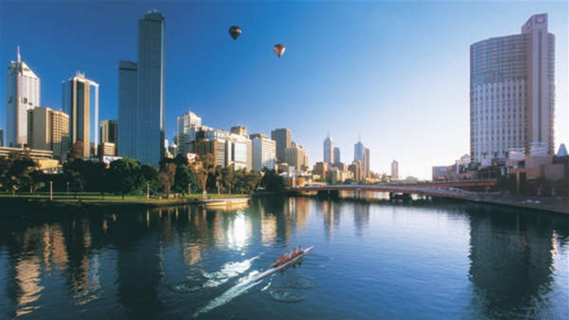 Australian state extends state of emergency as coronavirus cases spike