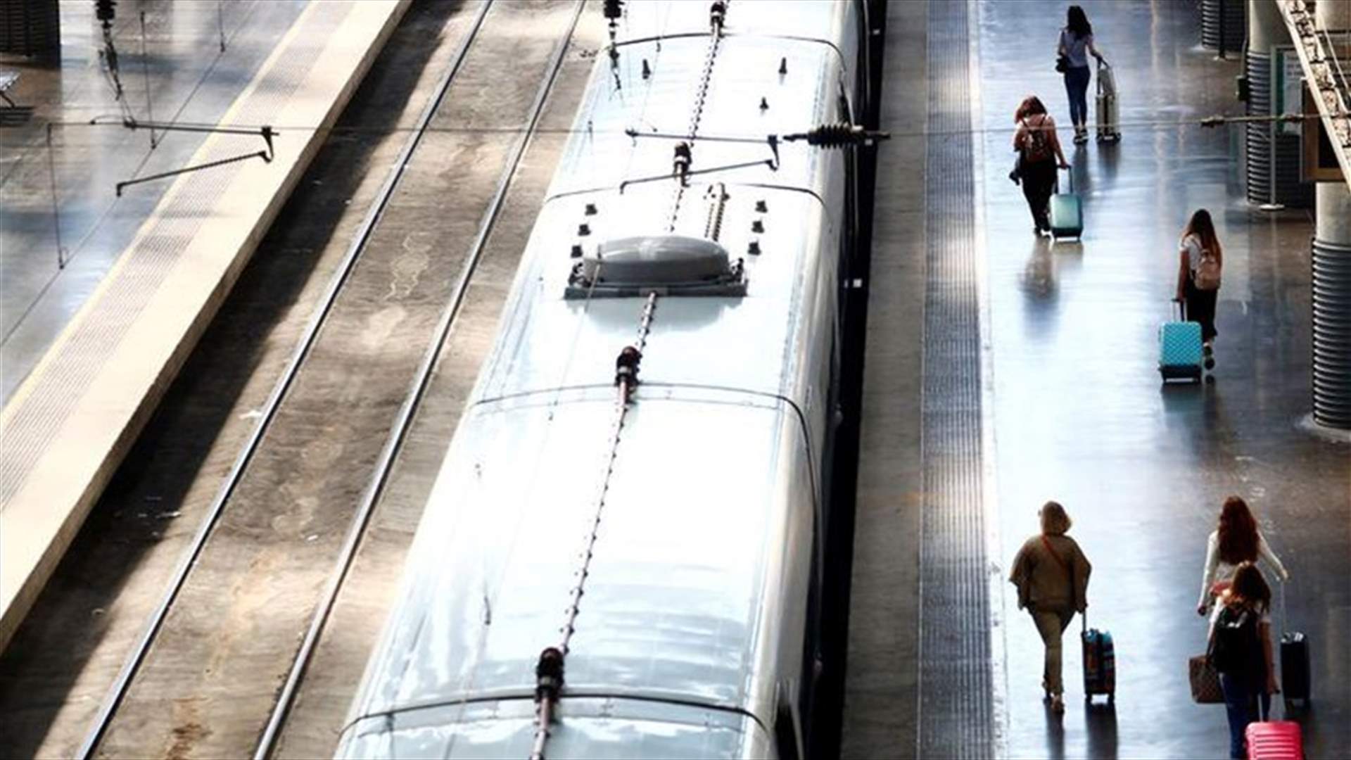إسبانيا تعاود فتح حدودها مع انتهاء حالة الطوارئ