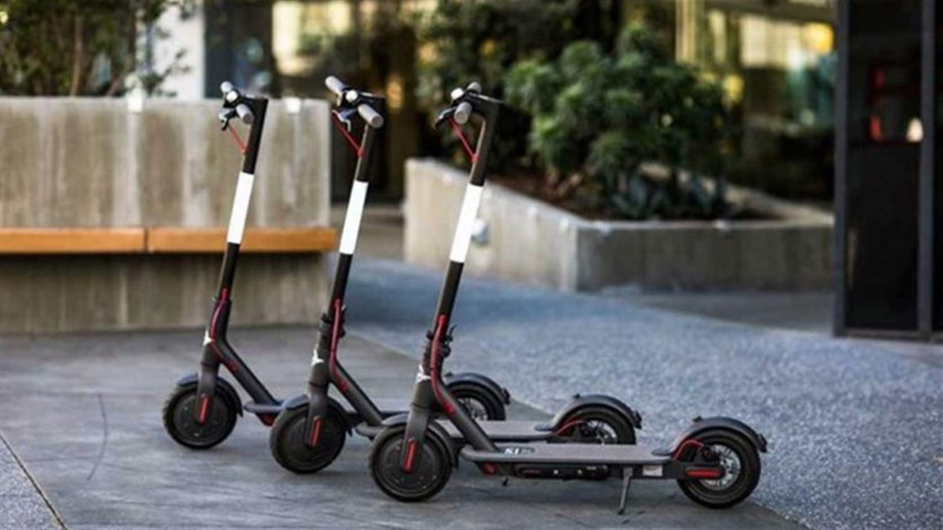 دراجات سكوتر الكهربائية تغزو شوارع روما