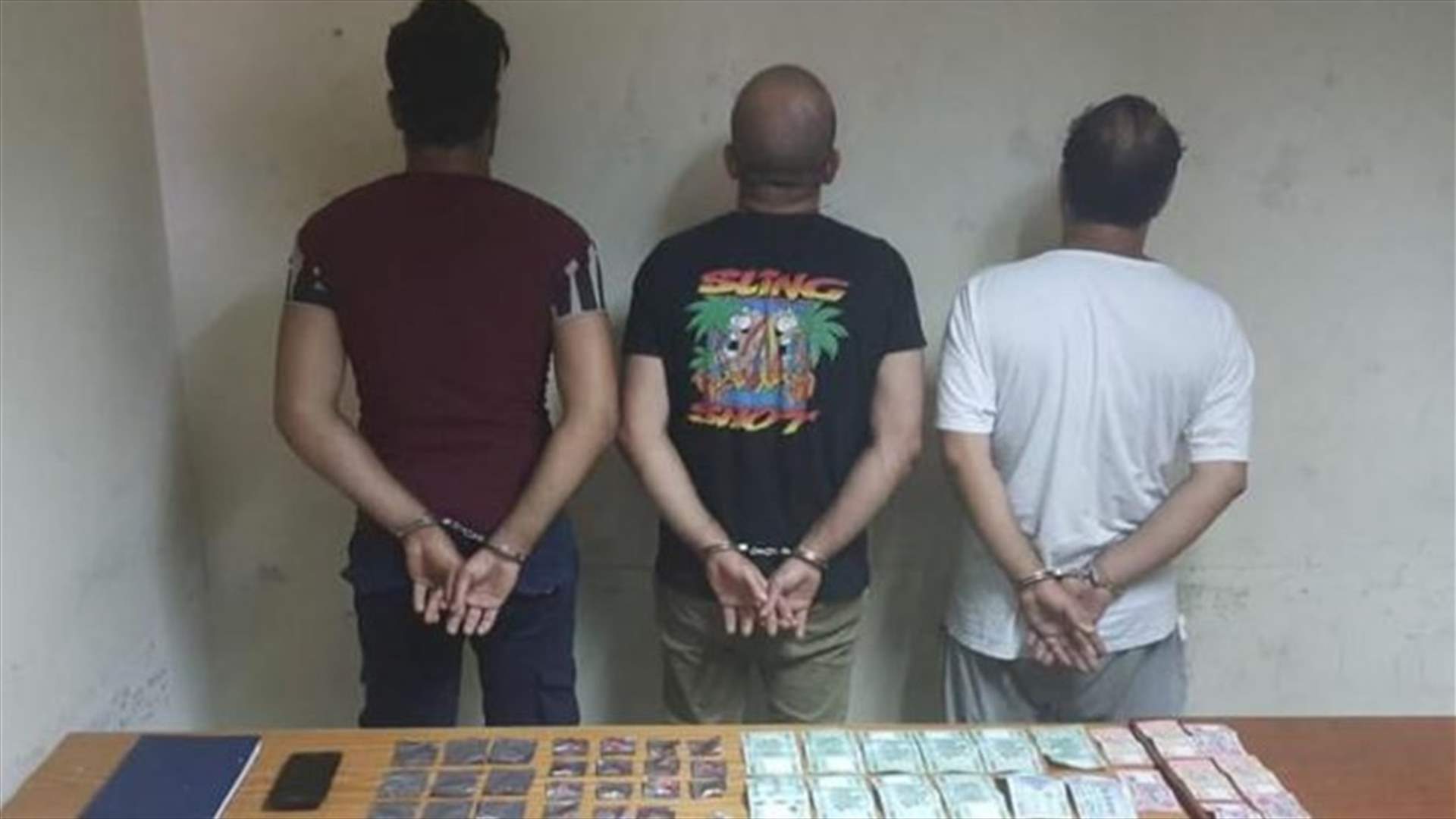 شعبة المعلومات توقف بالجرم المشهود اثنين من أكثر المروجين نشاطاً في المتن