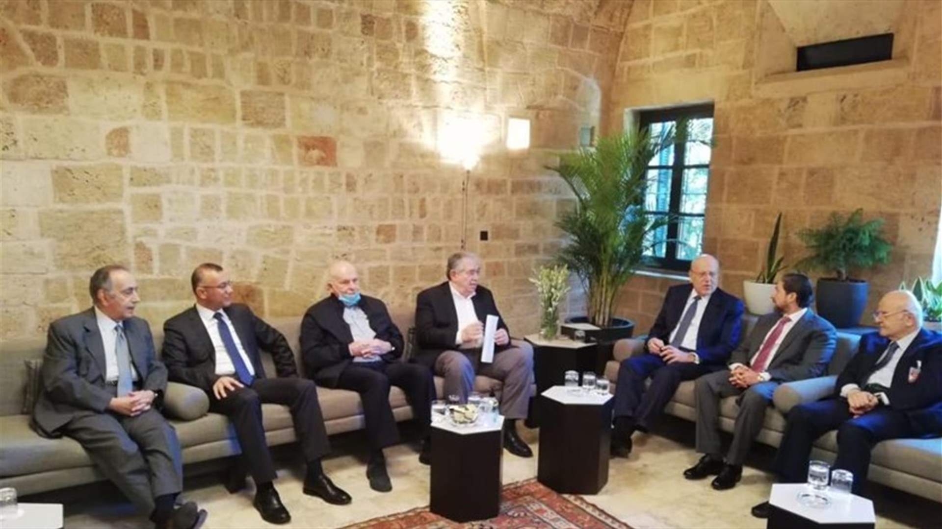 اجتماع لنواب طرابلس في دارة ميقاتي... هذا ما تمّ بحثه