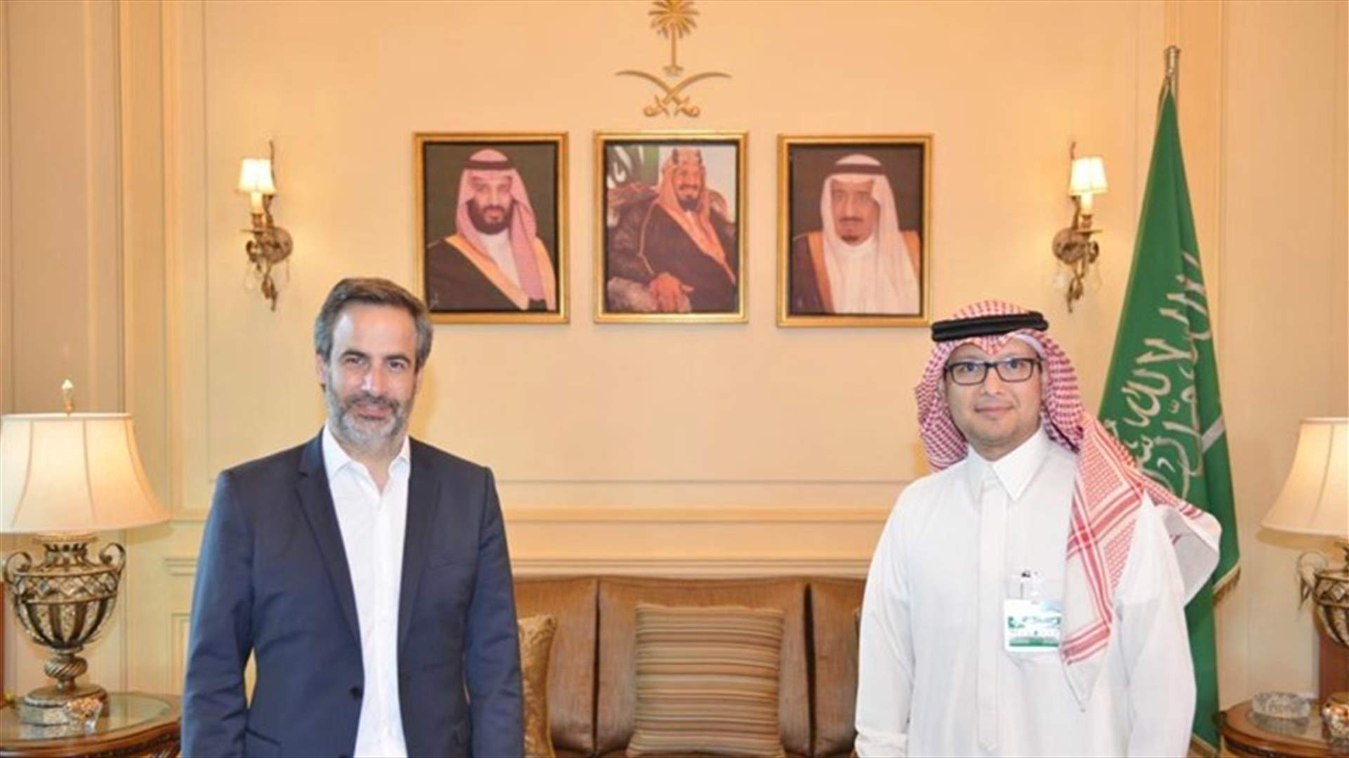بخاري استقبل معوض وعرض معه المستجدات