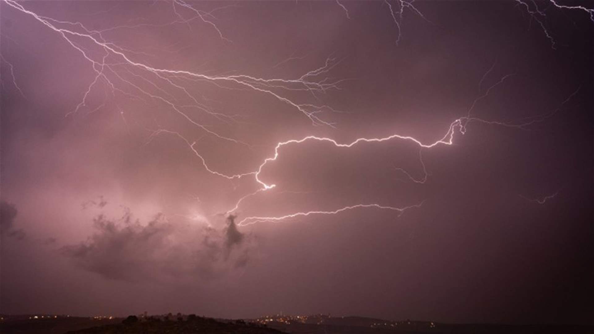 مقتل 83 شخصا في صواعق برق بشرق الهند