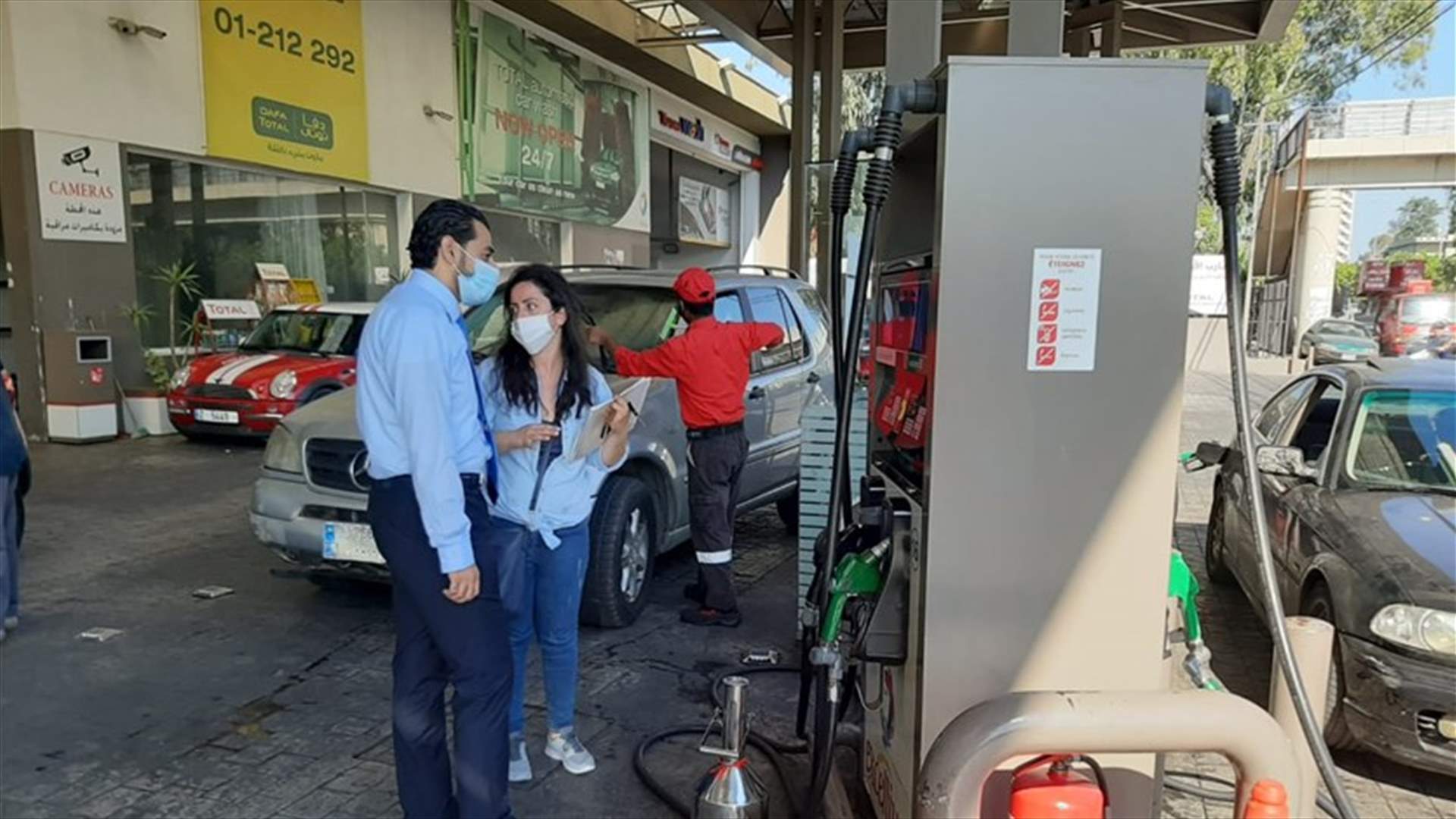 المدير العام للاقتصاد جال على محطات المحروقات وشركات التوزيع وقام بتسطير محاضر ضبط بحق المخالفين