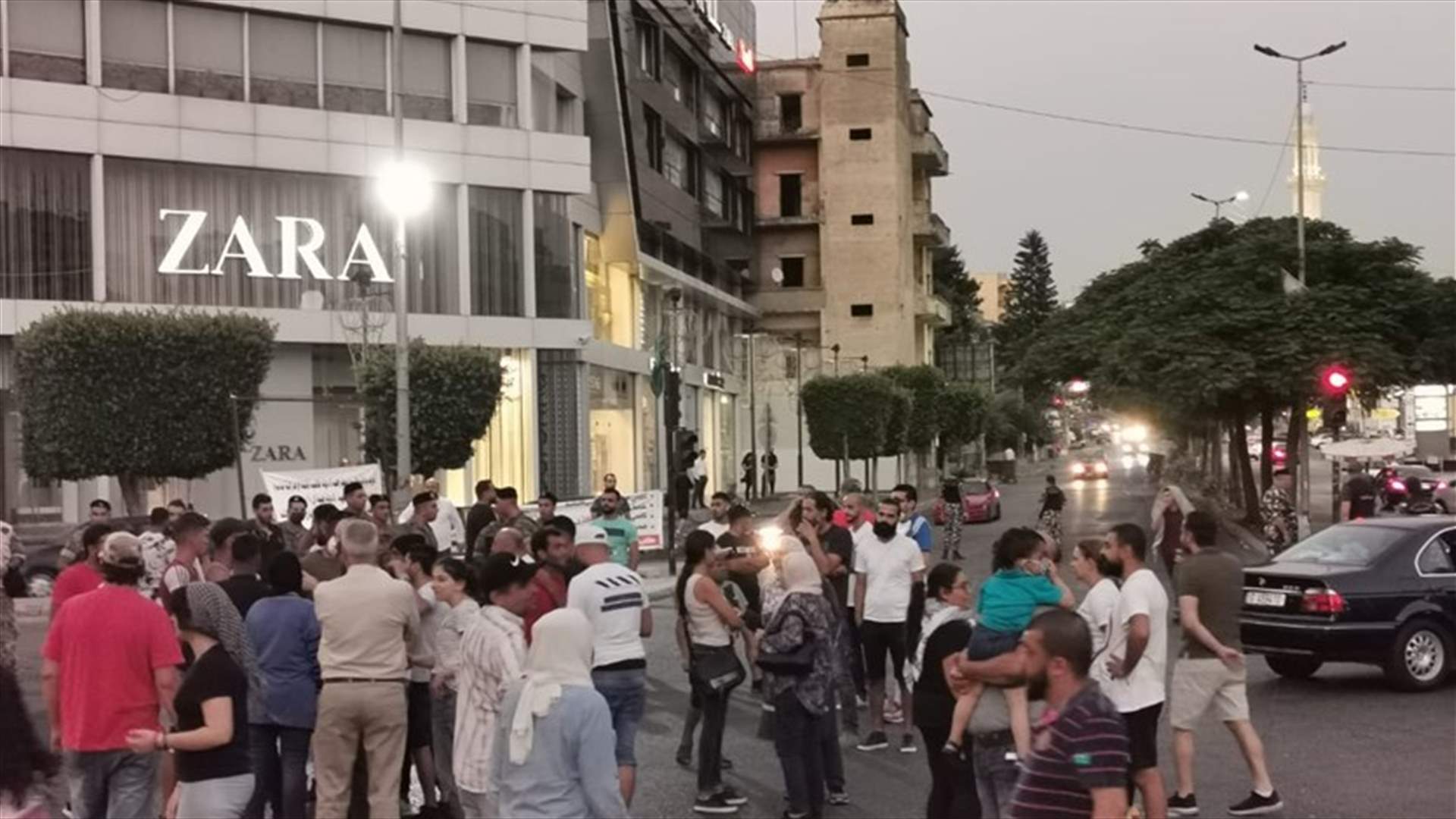 محتجون قطعوا ساحة ايليا احتجاجا على تردي الاوضاع المعيشية