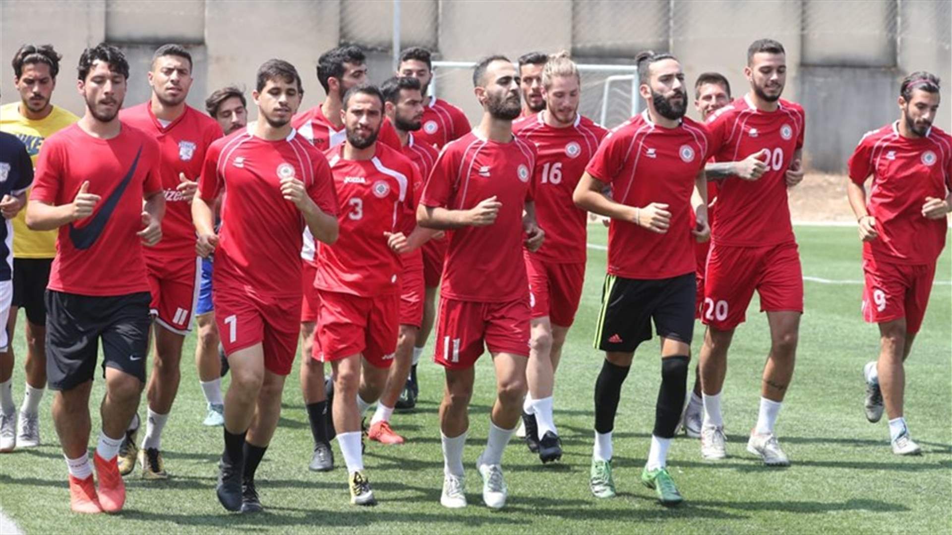 21 لاعباً خضعوا لإختبارات للإنضمام إلى صفوف المنتخب اللبناني لكرة القدم (صور)