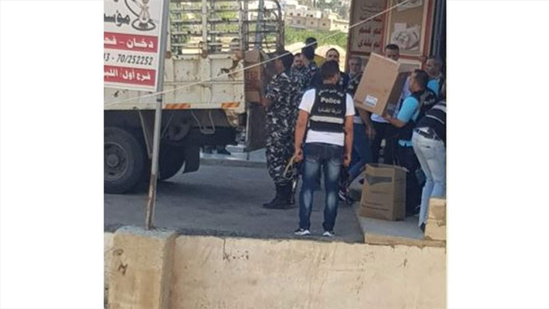 دهم محل في رأس بعلبك ومصادرة دخان مهرب