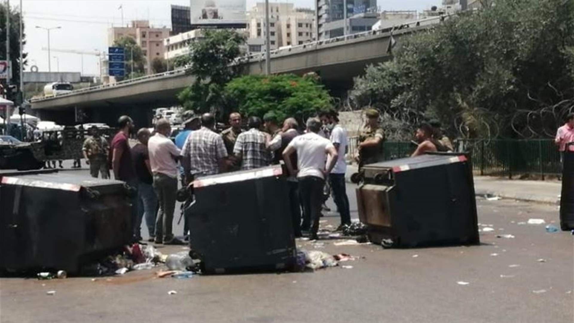 قطع الطريق في قصقص والكولا والبربير احتجاجاً على ارتفاع سعر صرف الدولار