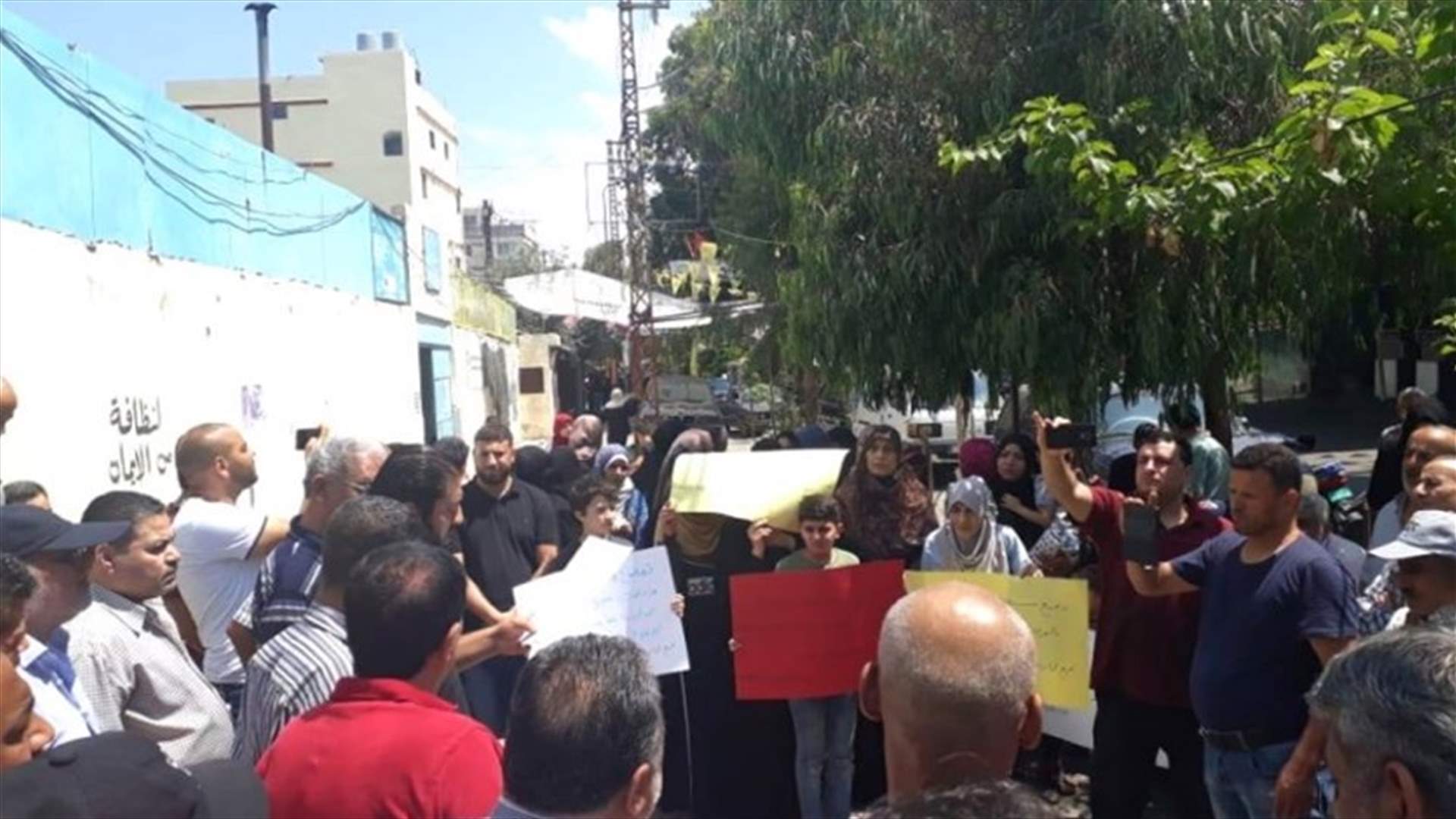 اعتصام للنازحين الفلسطينيين من سوريا في عين الحلوة لمطالبة الاونروا بالاهتمام بهم
