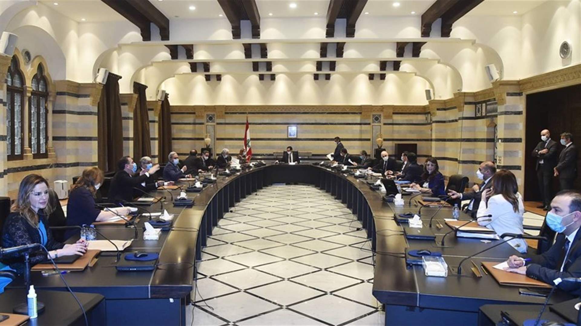 سلامة وصفير شاركا بالجلسة الحكومية لبحث أزمة الدولار... إليكم التفاصيل