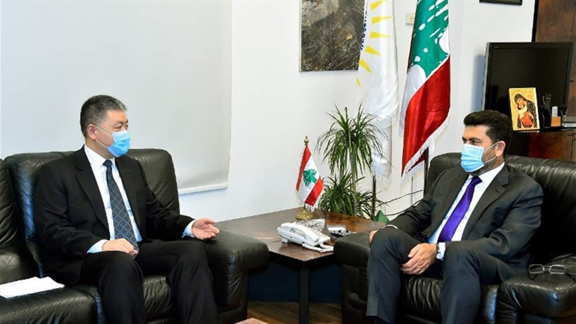 غجر بحث وسفير الصين في سبل التعاون بمجال الطاقة