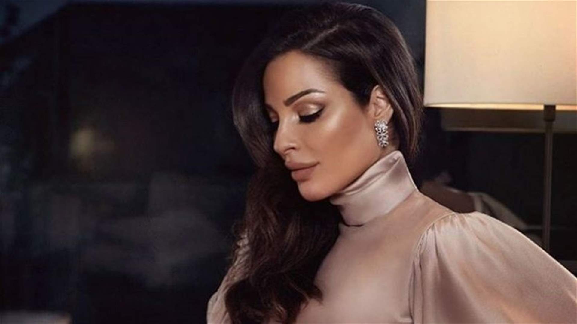 خلاف بين زوجين بسبب صورة نادين نسيب نجيم على هاتف الزوج (فيديو)