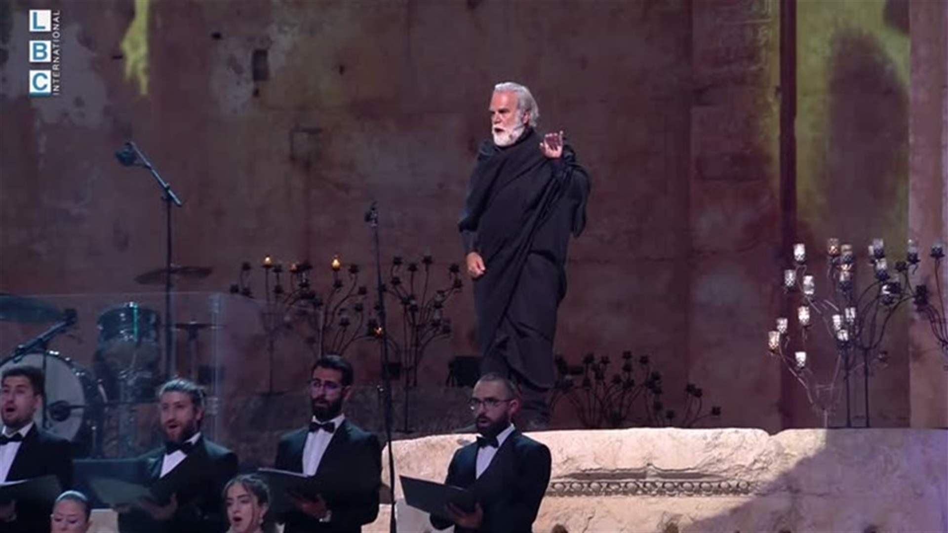 رفيق علي أحمد يقرأ نصاً لجبران خليل جبران لمدينة الشمس... "بين الخرائب"