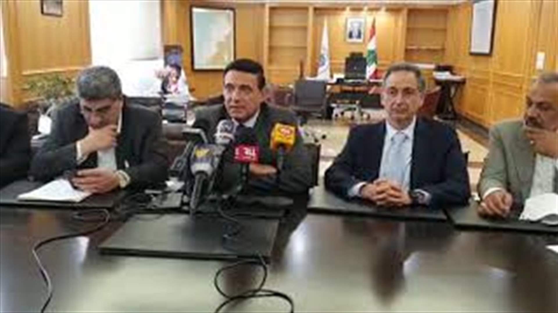 نجار تابع مع قطاع النقل زيادة التعرفة: وضعنا دراسة لتعرفة عادلة للجميع... نعمة: وزارة الاقتصاد تدعم كل حل شامل وعادل