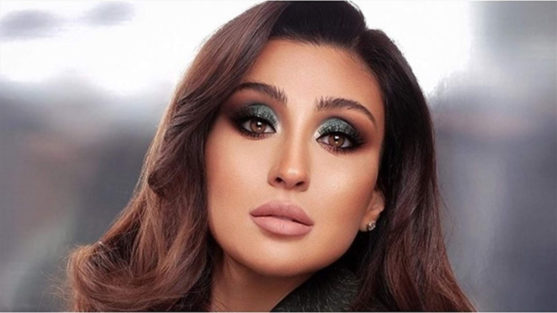 جيسي عبدو في أوّل فيديو بعد وفاة والدها.. نحيلة تبتسم بخجل لإخفاء حزنها