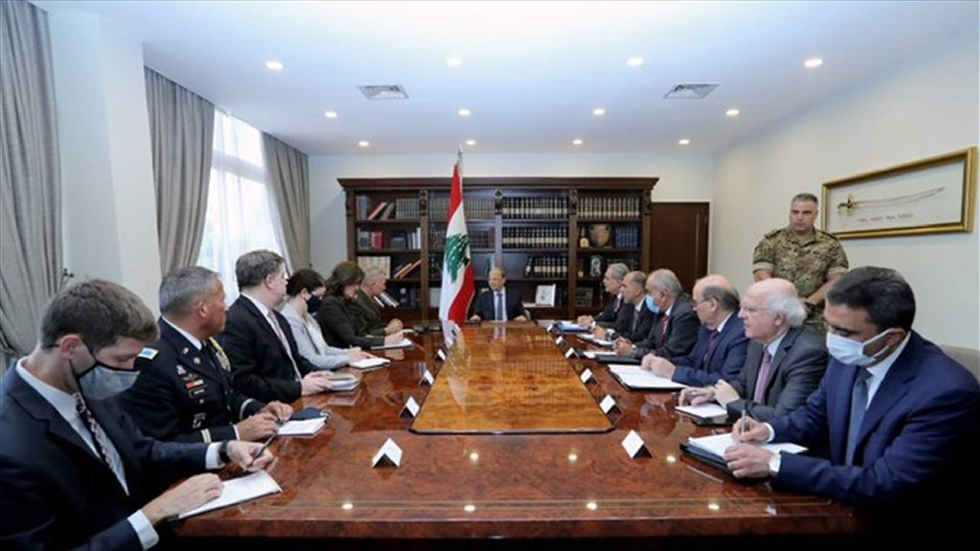 عون خلال استقباله الجنرال ماكينزي: لتطوير التعاون العسكري بين البلدين