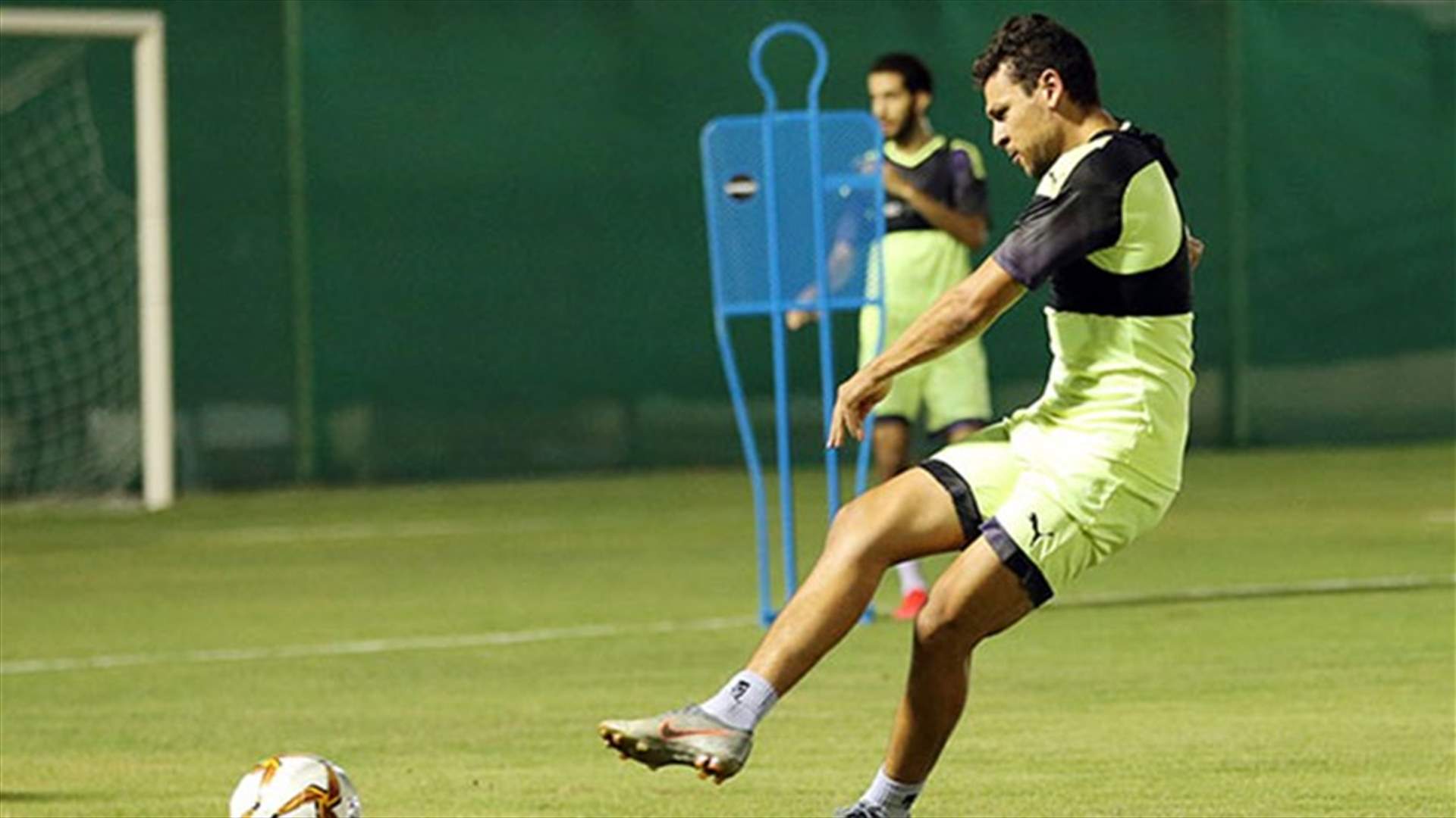 نادي الدحيل الرياضي يواصل استعداداته لعودة الدوري القطري والهدف الحفاظ على الصدارة